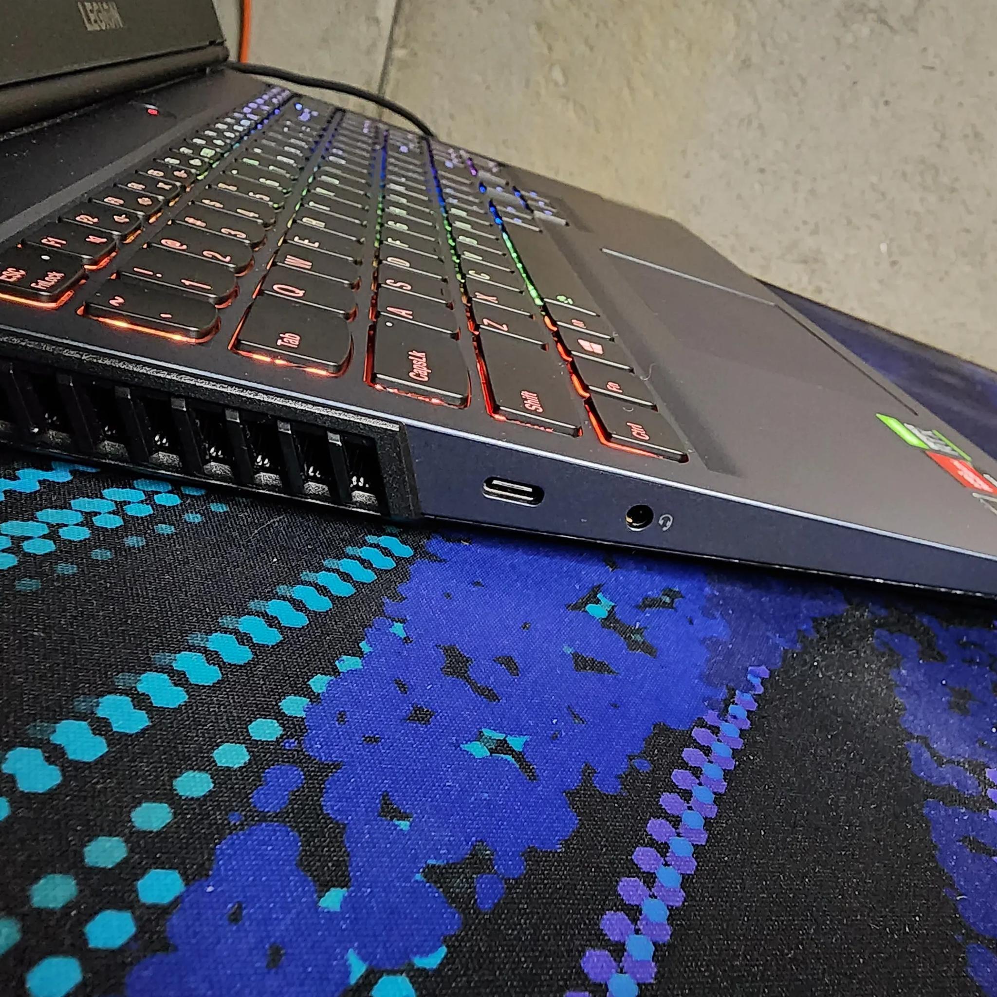Lenovo Legion 5 15ACH6 15.6" (RTX 3050 Ti, AMD Ryzen 7 5800H, 16GB RAM, 512 SSD)