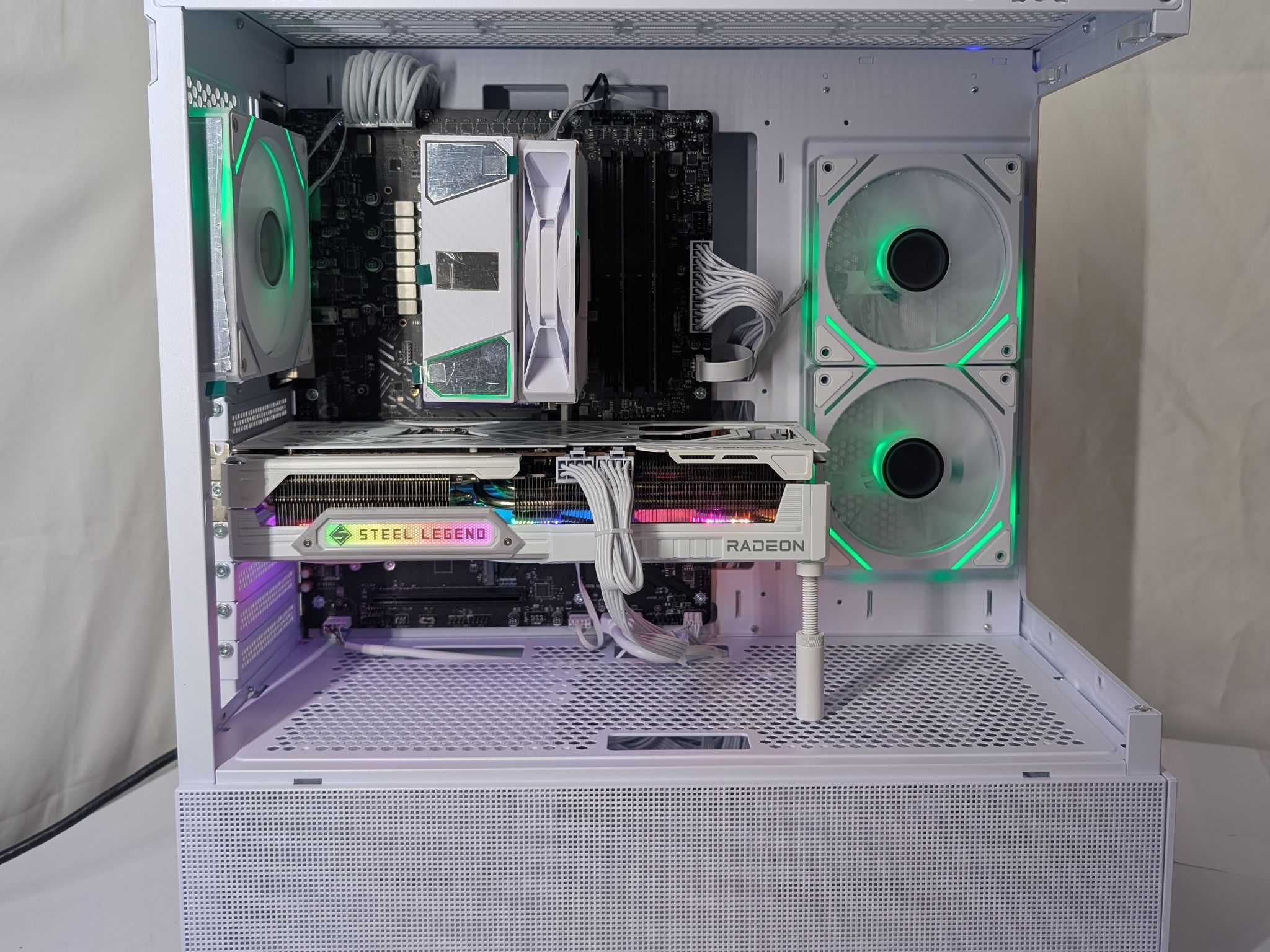 ALL WHITE | 9070XT 16GB | RYZEN 5 7500F | 1000W POWER SUPPLY