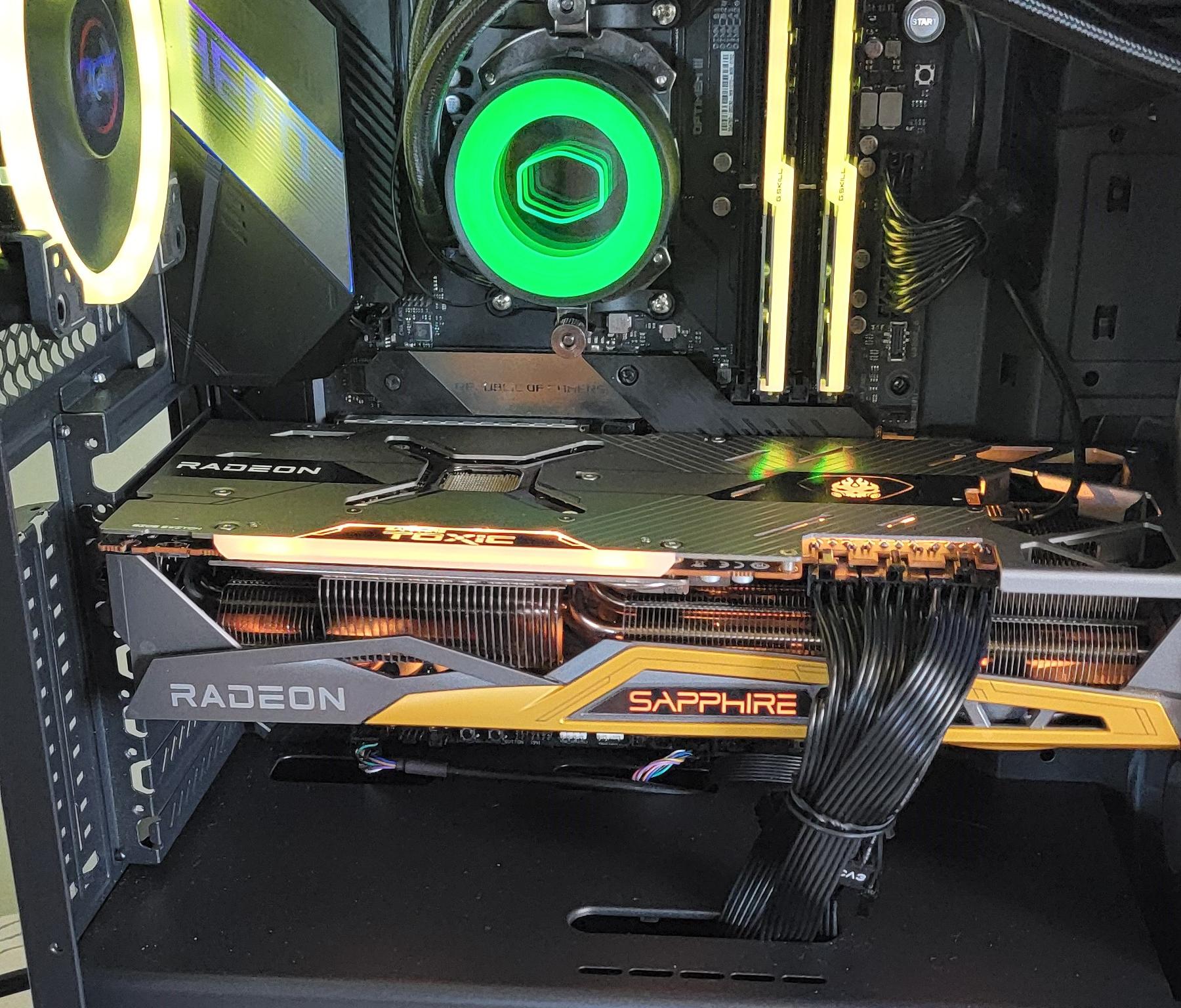 ASUS ROG X570 Crosshair VIII Hero AMD Ryzen 7 5800X Sapphire ToxicRX6900XT 16GB