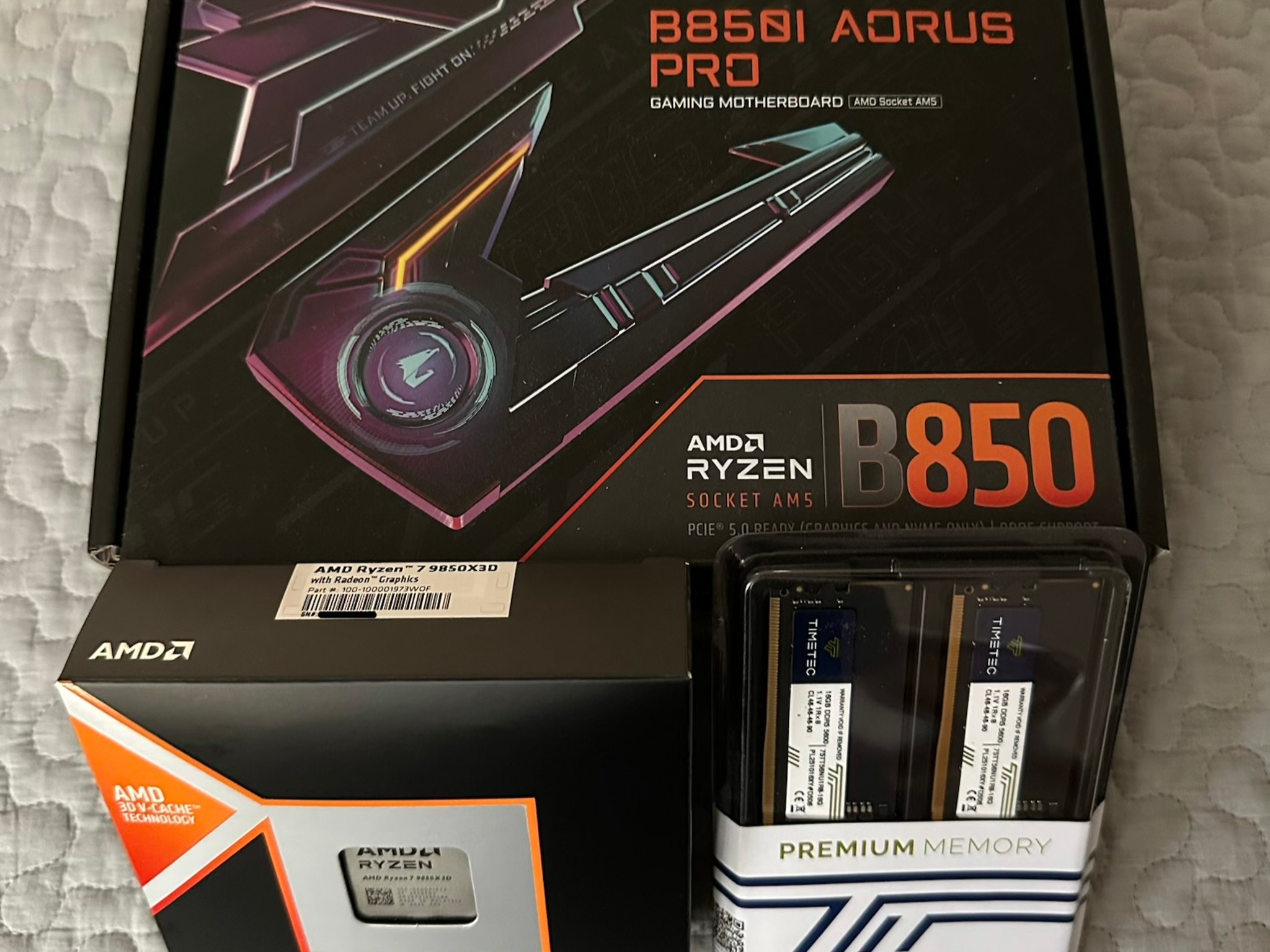 AMD Ryzen 7 9850X3D + AORUS PRO B850i Mini ITX + Timetec Premium 32GB DDR5 RAM