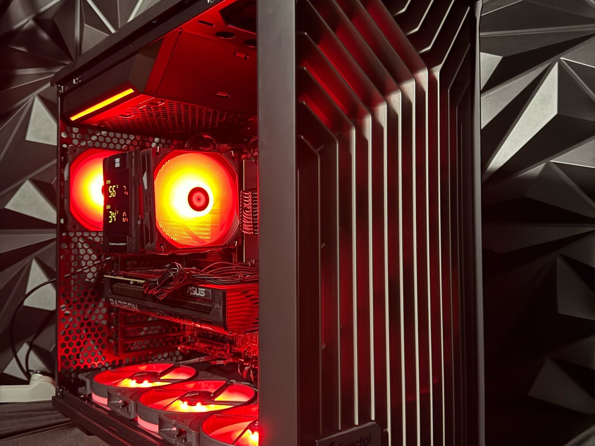 ⚡Power 9797 ⚡ Ryzen 7 9700X | RX 9070XT| 32 GB DDR5|2.5 TB NVMe
