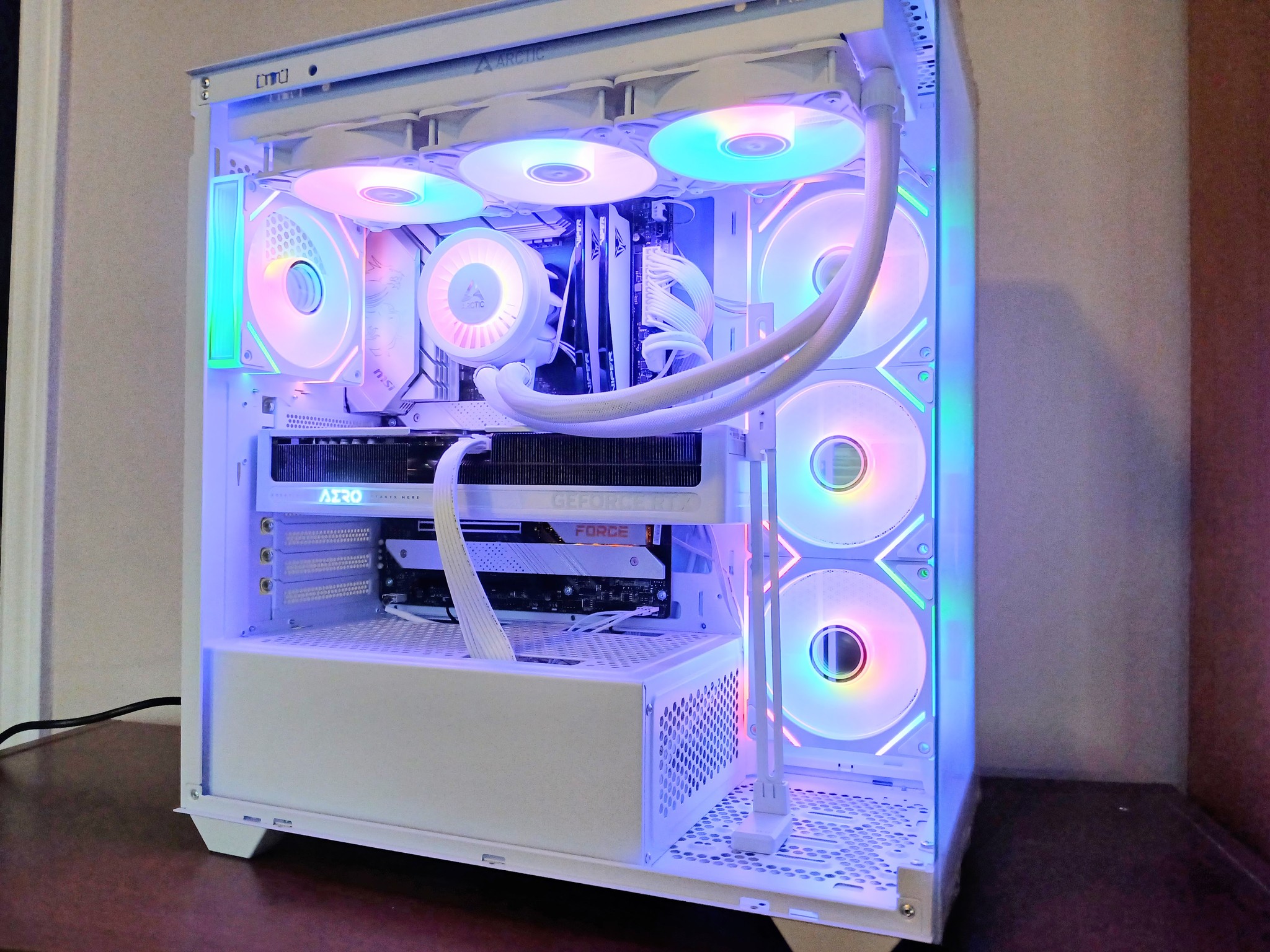4K Gaming White | RTX 5070 12GB | Intel Core i5 14600K | 32GB RAM DDR5