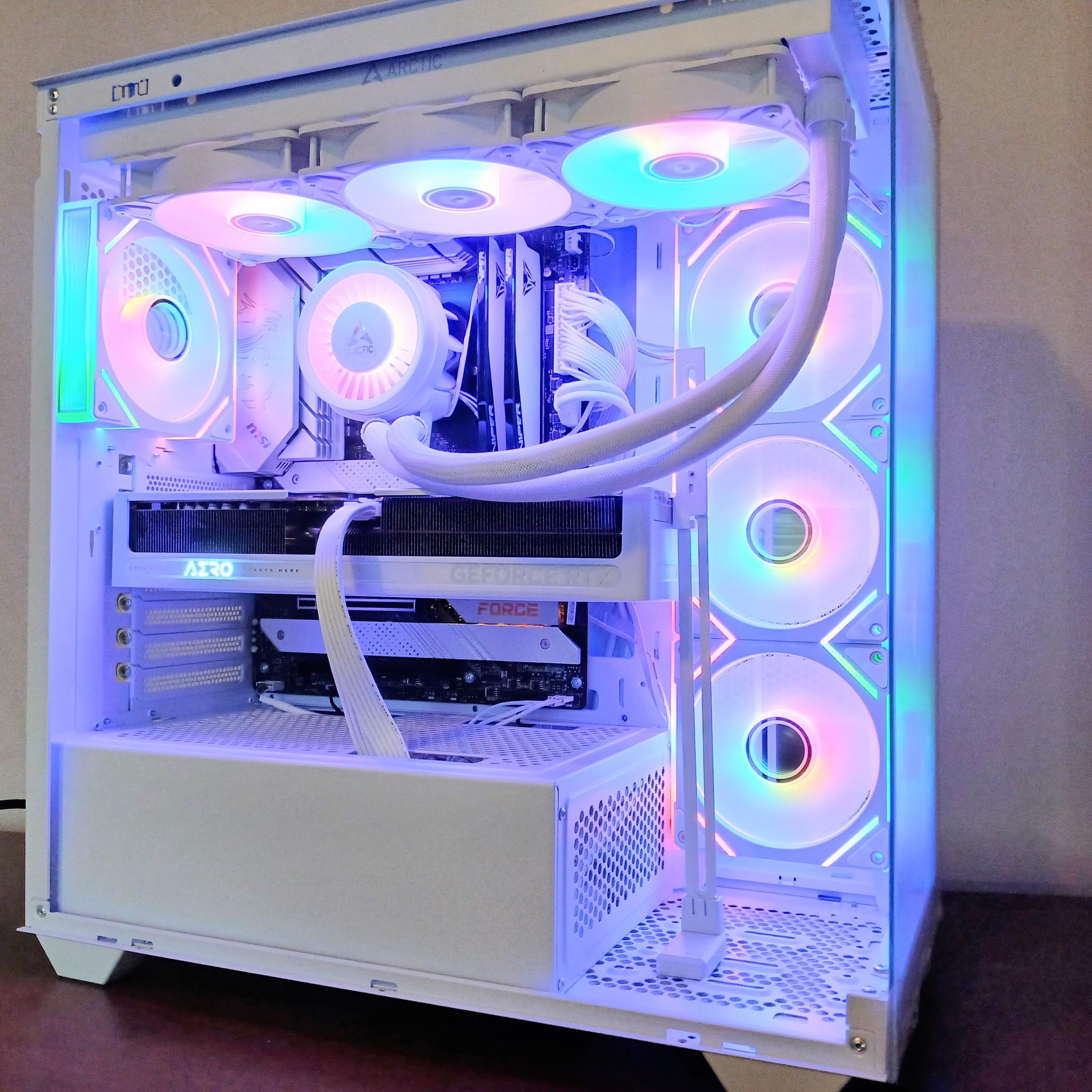 4K Gaming White | RTX 5070 12GB | Intel Core i5 14600K | 32GB RAM DDR5