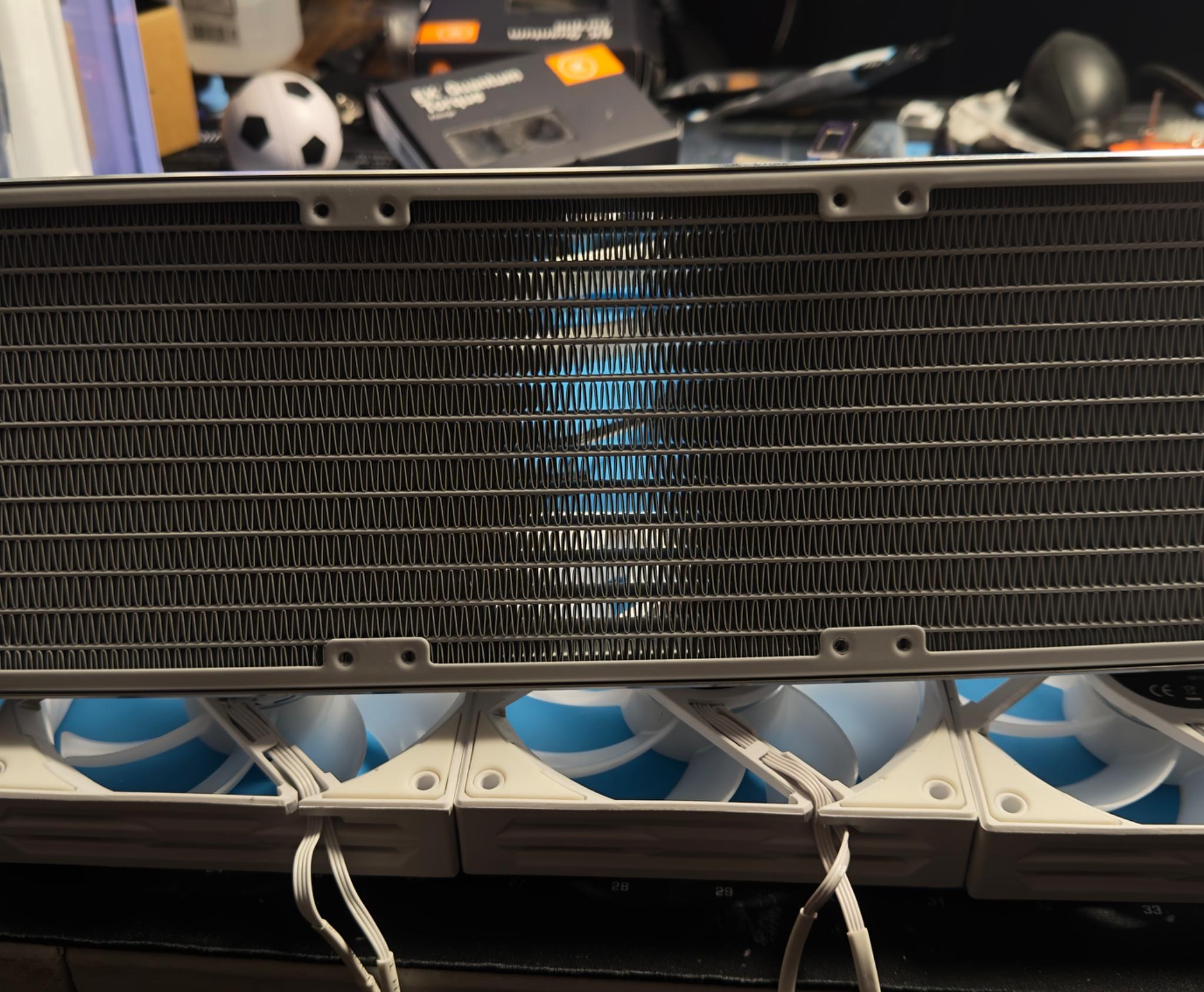 USED-VERY GOOD Lian Li Galahad 360 AIO RGB - White w/Box and all components including fans.
