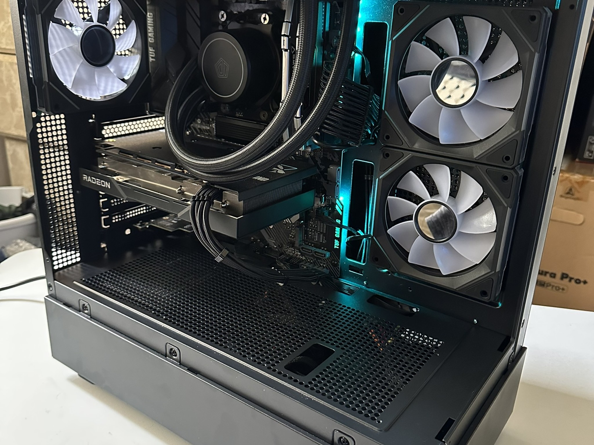 Gaming PC - Ryzen 7 2700X / RX 6600 XT / 512GB NVME / 16GB RAM