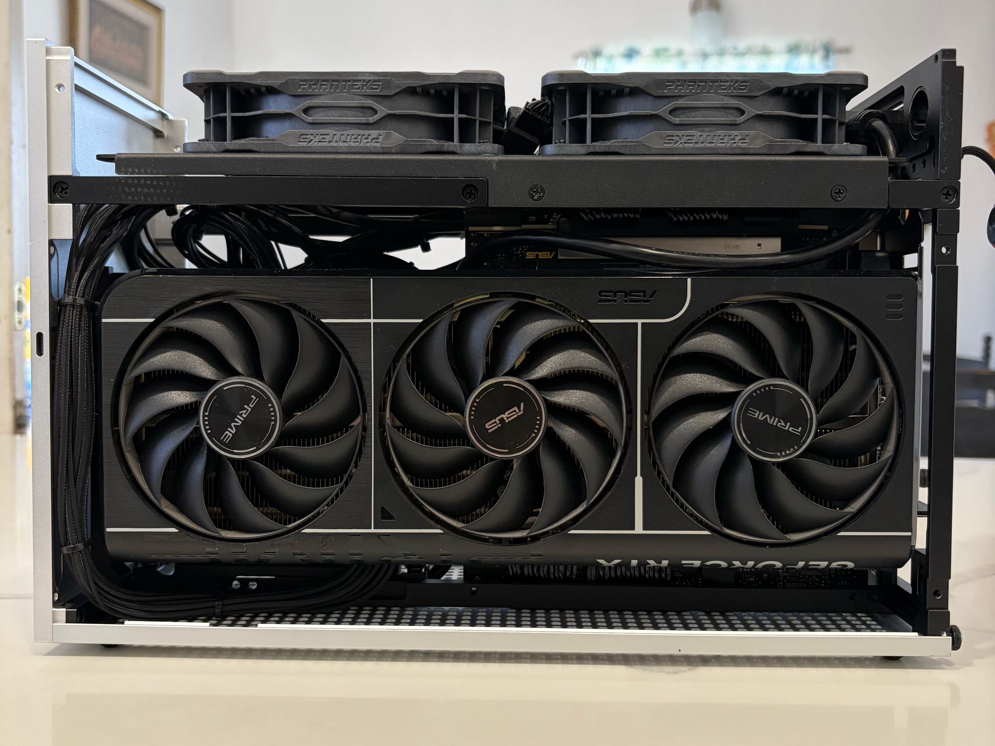 ITX RTX 5070 TI + R7 9800X3D