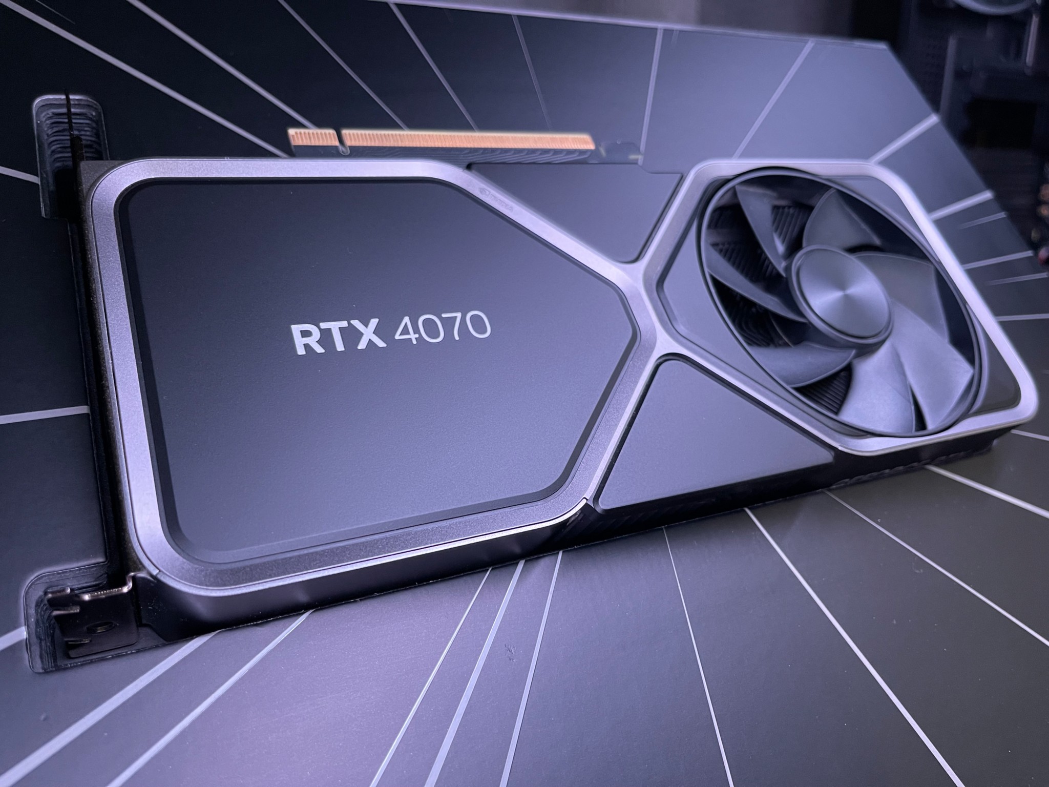 NVIDIA RTX 4070 FOUNDERS EDITION | PCIE ADAPTER CABLE NOT INCLUDED