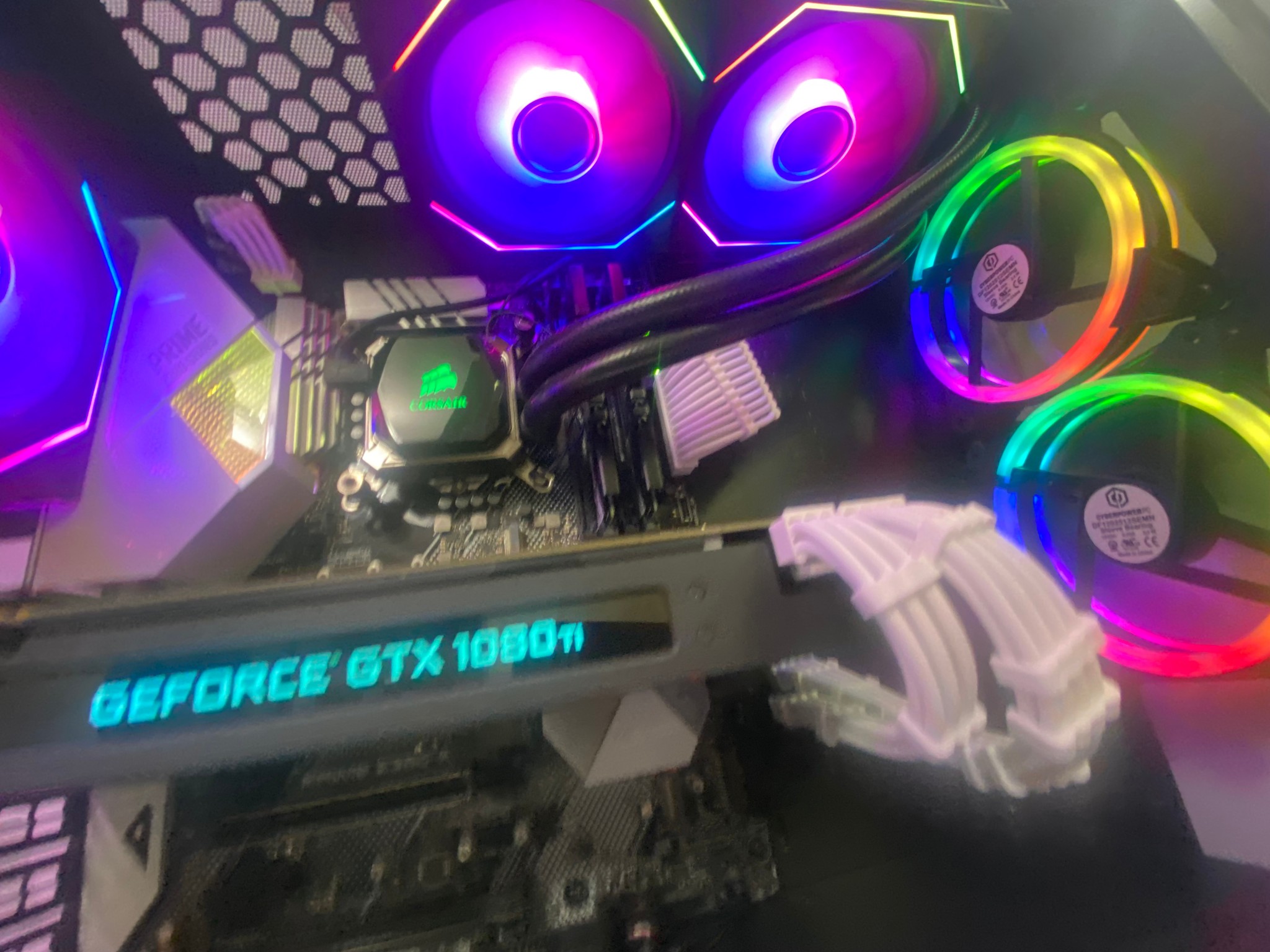 🎅🎅 White Elite Build – intel i5 9600K + GTX 1080 Ti 11GB | 1080p/1440p High FPS Ready