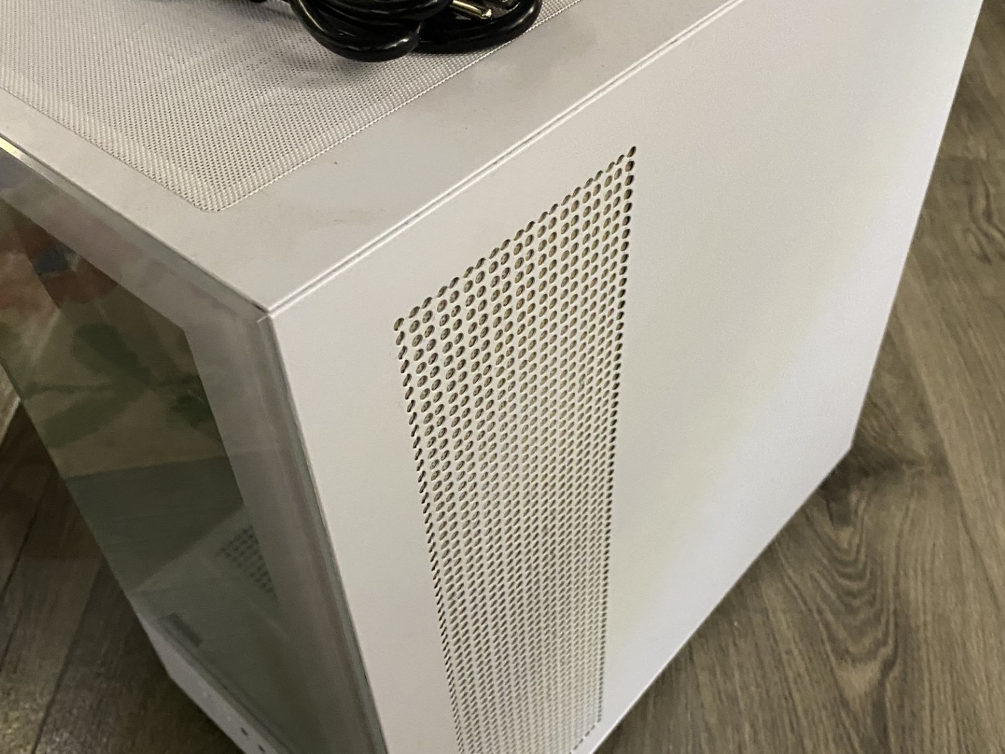 Radeon RX 9070 XT Custom Gaming PC - Ryzen 7 9800X3D, 32GB RAM, 2TB NVMe SSD