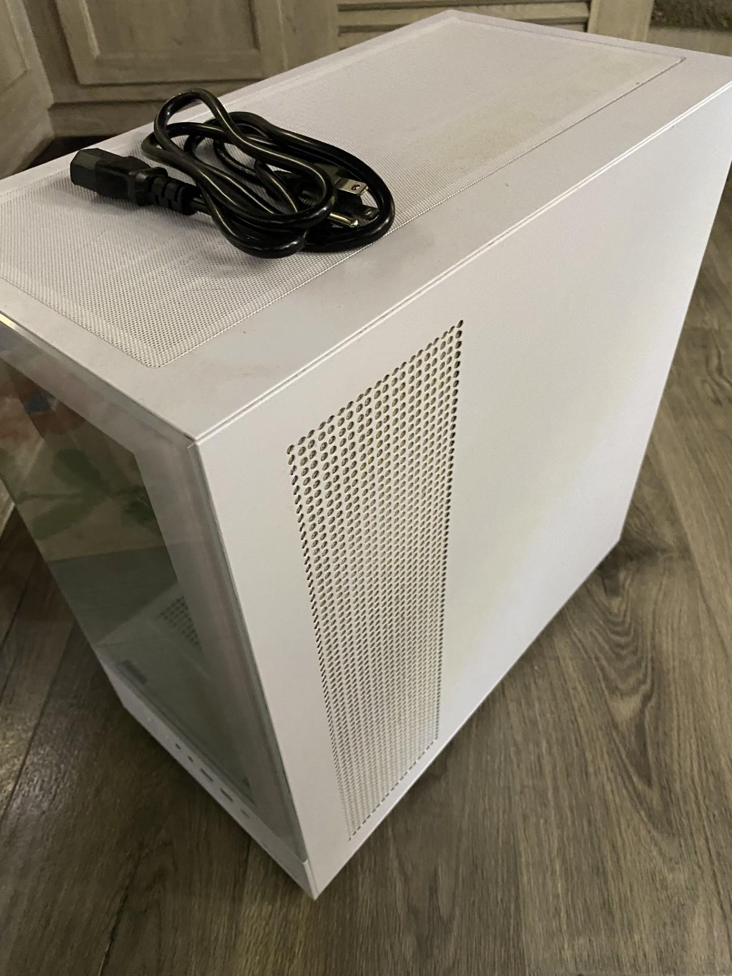 Radeon RX 9070 XT Custom Gaming PC - Ryzen 7 9800X3D, 32GB RAM, 2TB NVMe SSD