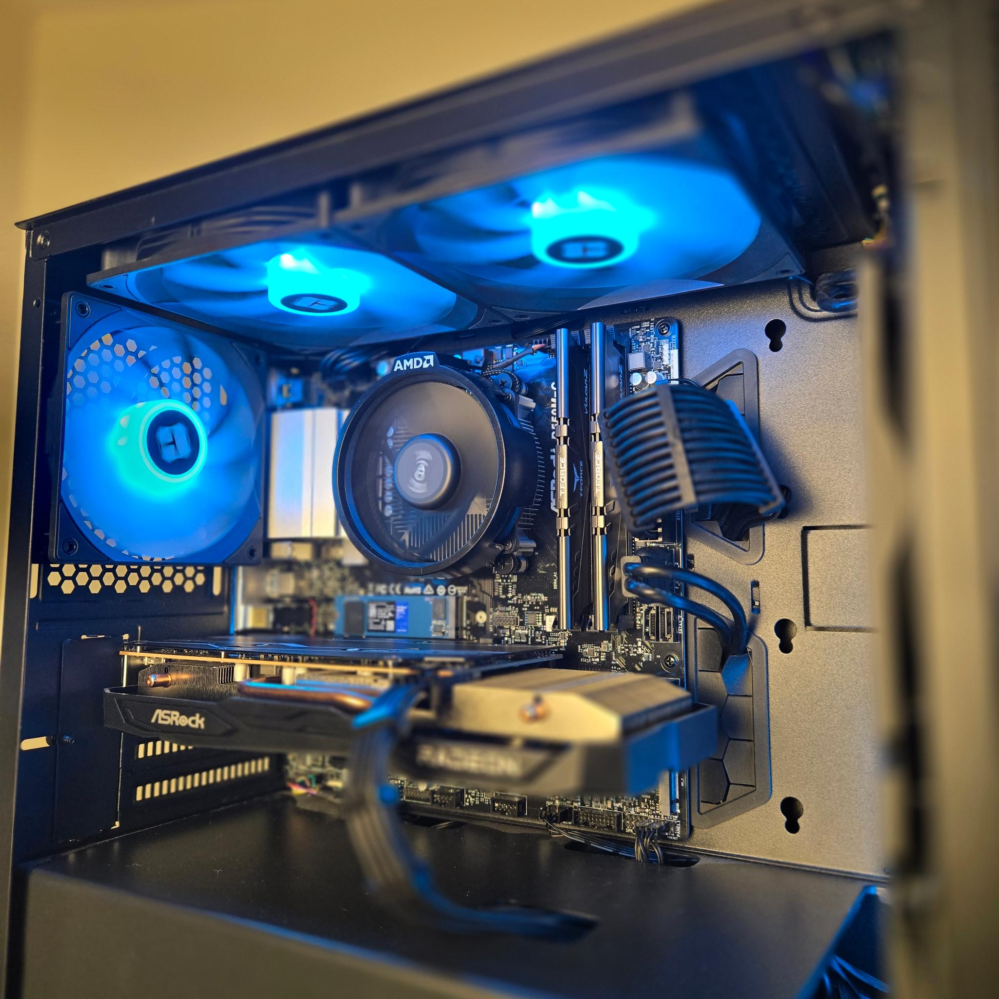RX 6600 XT | Ryzen 5 5600G | 16gb DDR4 | 512gb Storage👏🏽