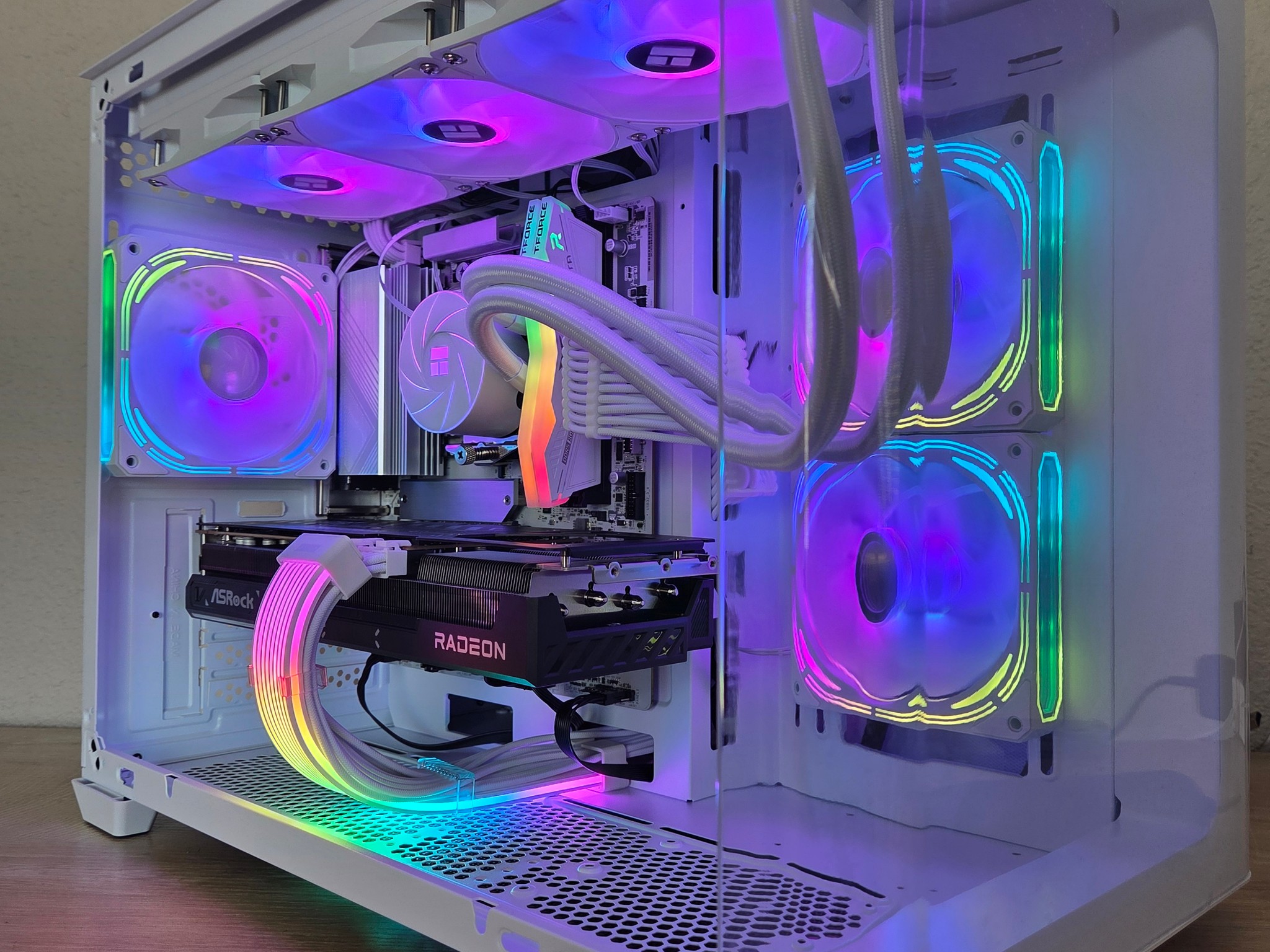 ❄️🏔️ Frost Tundra X | RX 9070 16GB | Ryzen 5 7600X | 32GB DDR5 | Curved Glass Edition 🤍❄️/D/