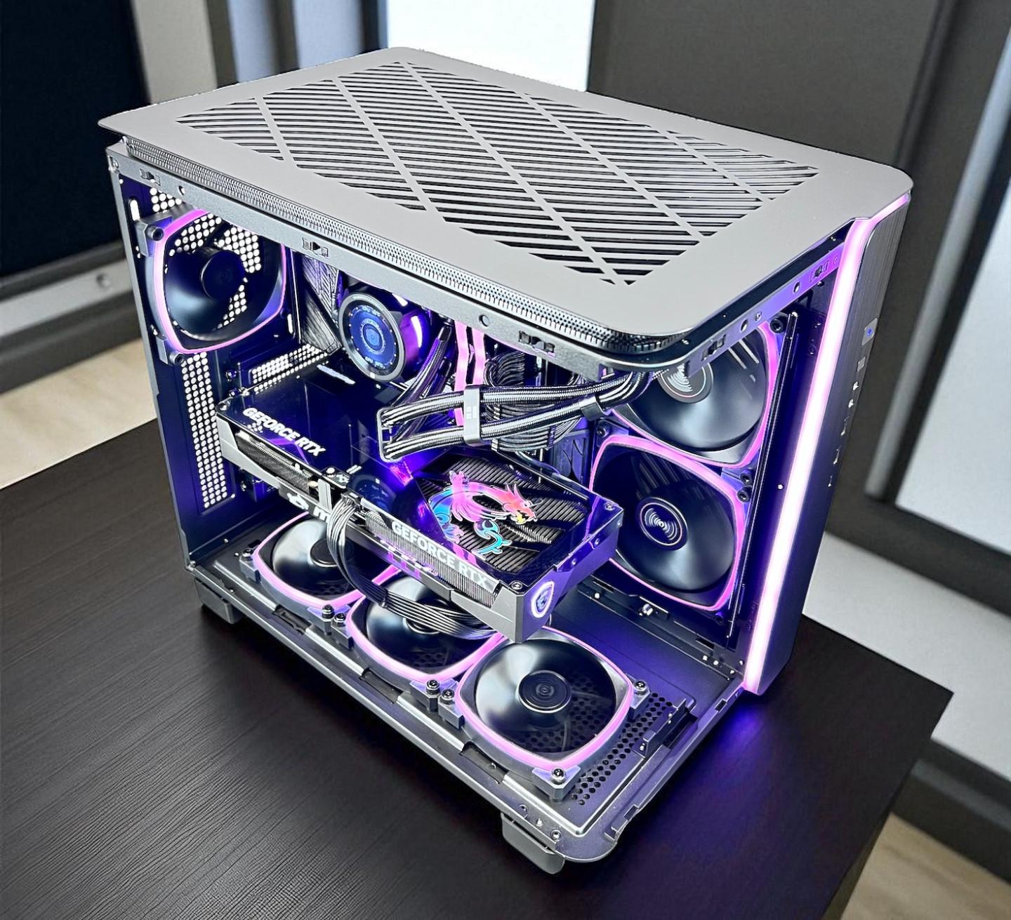 AMD Ryzen 7 7800X3D/RTX 5070 Ti 32GB DDR5 RAM 2TB M.2 Win 11 Pro