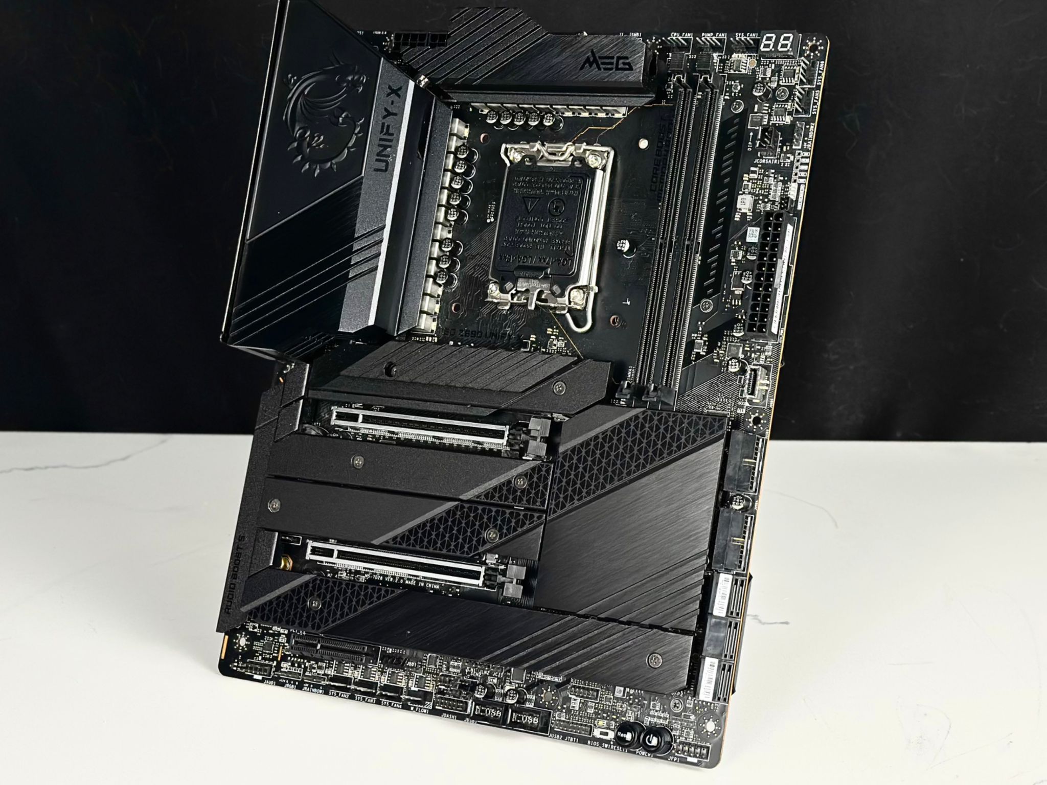 Holiday Sale 🌲 | Z690 Unify X Overclocking Motherboard!