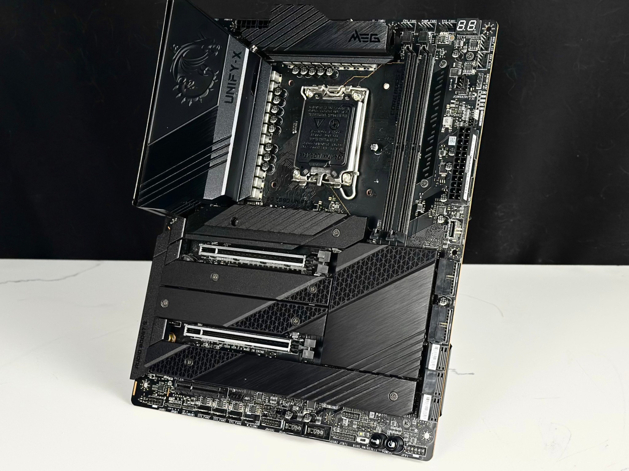 Holiday Sale 🌲 | Z690 Unify X Overclocking Motherboard!
