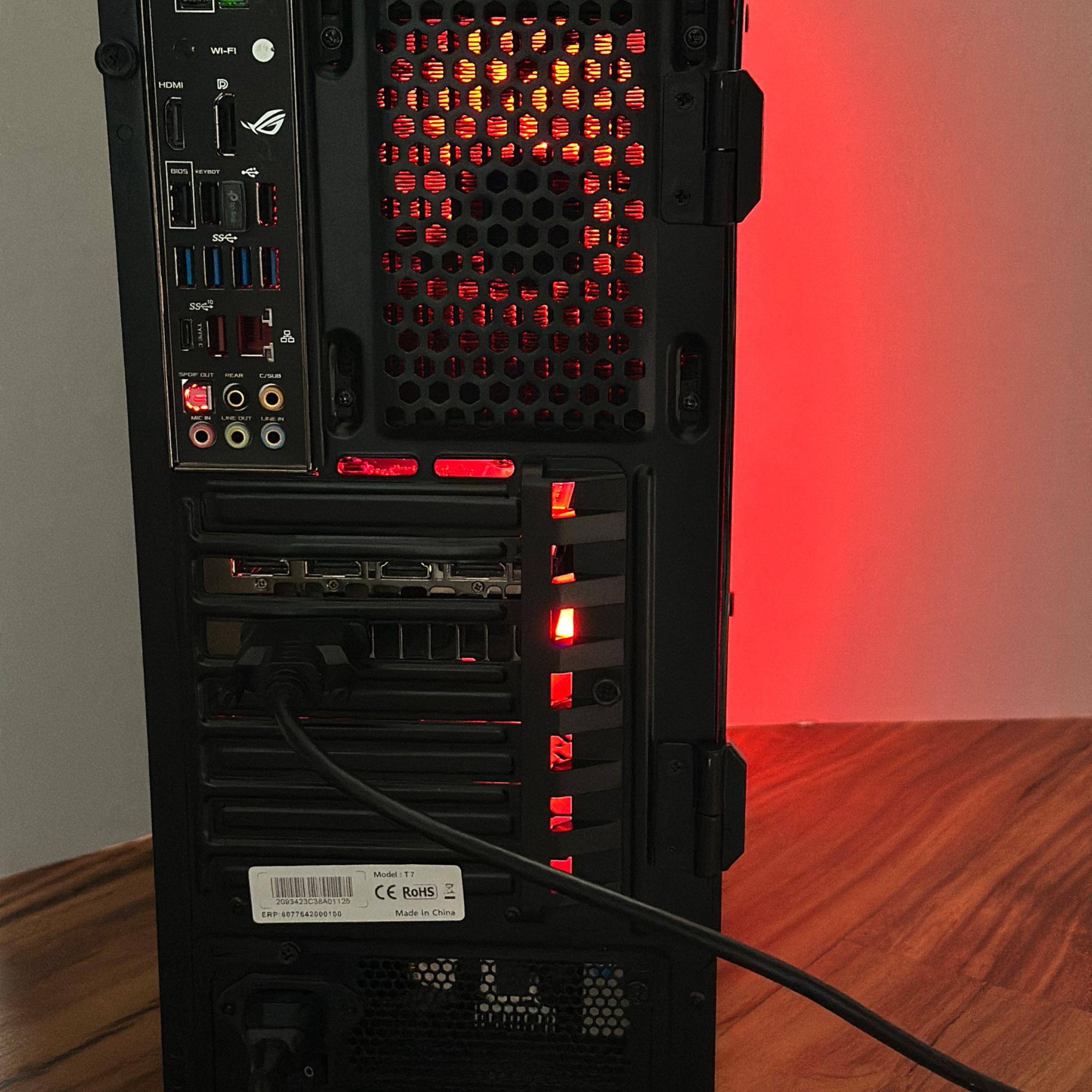 自作ゲーミング PC i7 7700/32GB/MSI GTX1070 GTX 1070 | Core i7 7700 | 16GB DDR4 | 512GB SSD | Windows 11