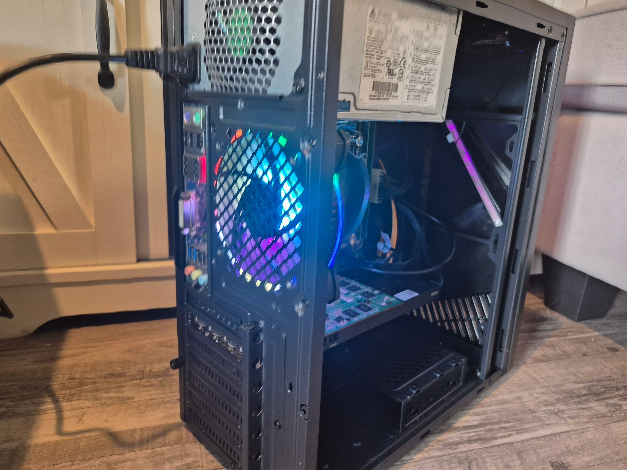 i5-4570, 16GB RAM, 512GB SSD, 8GB Nvidia, Win10, Wifi