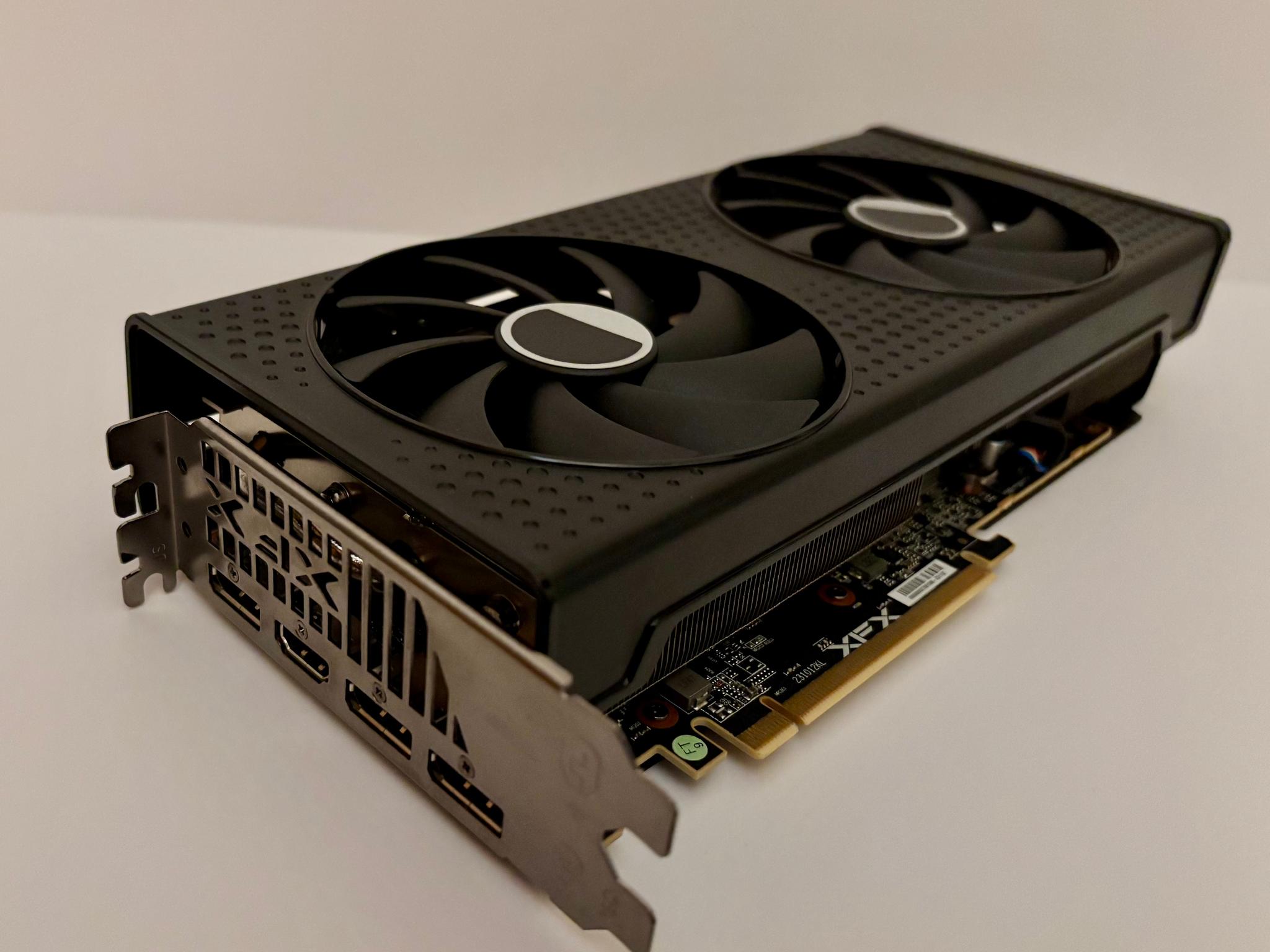 AMD Radeon RX 7600 XT - Image 1