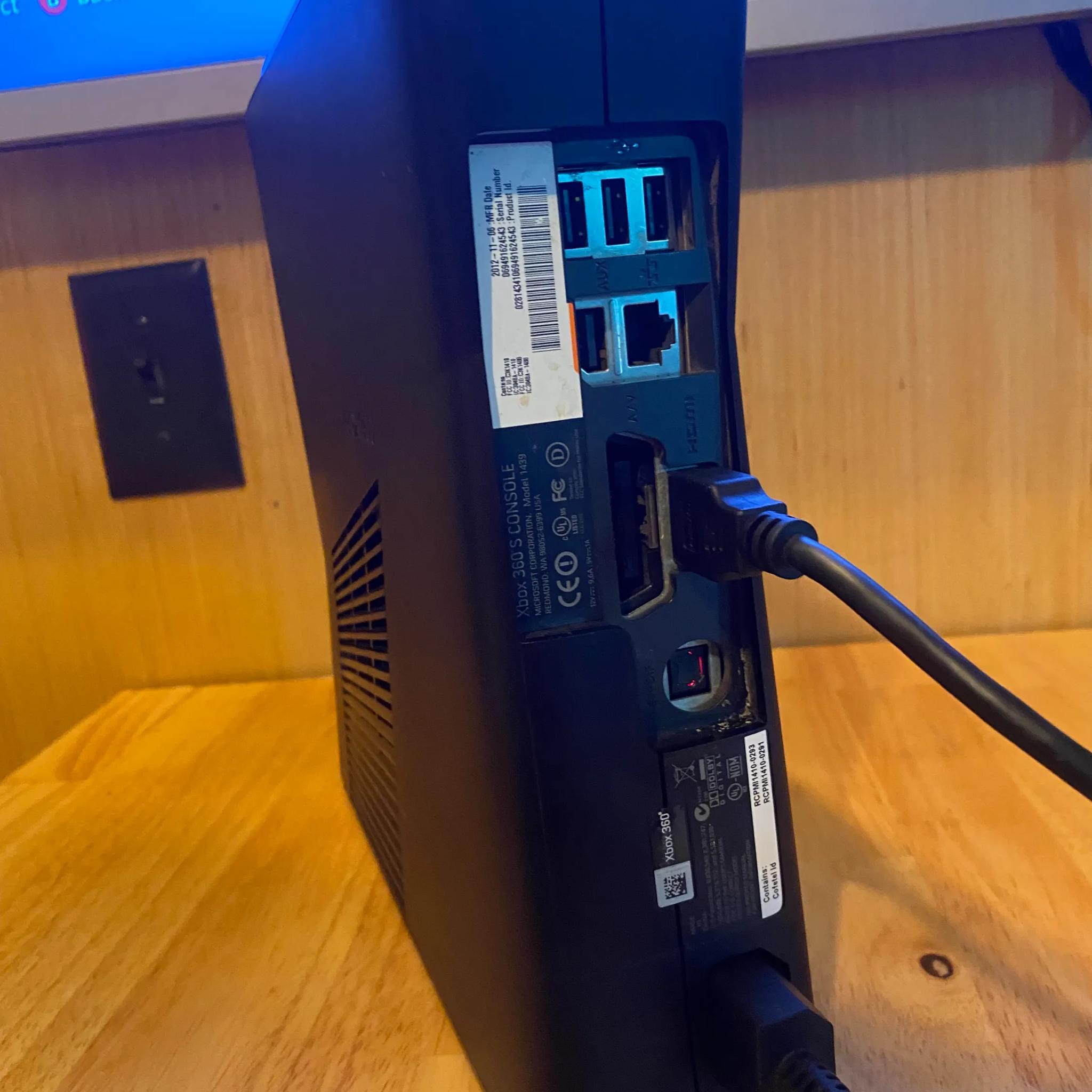 RGH 3 Xbox 360 slim | 500 GB | Corona V4