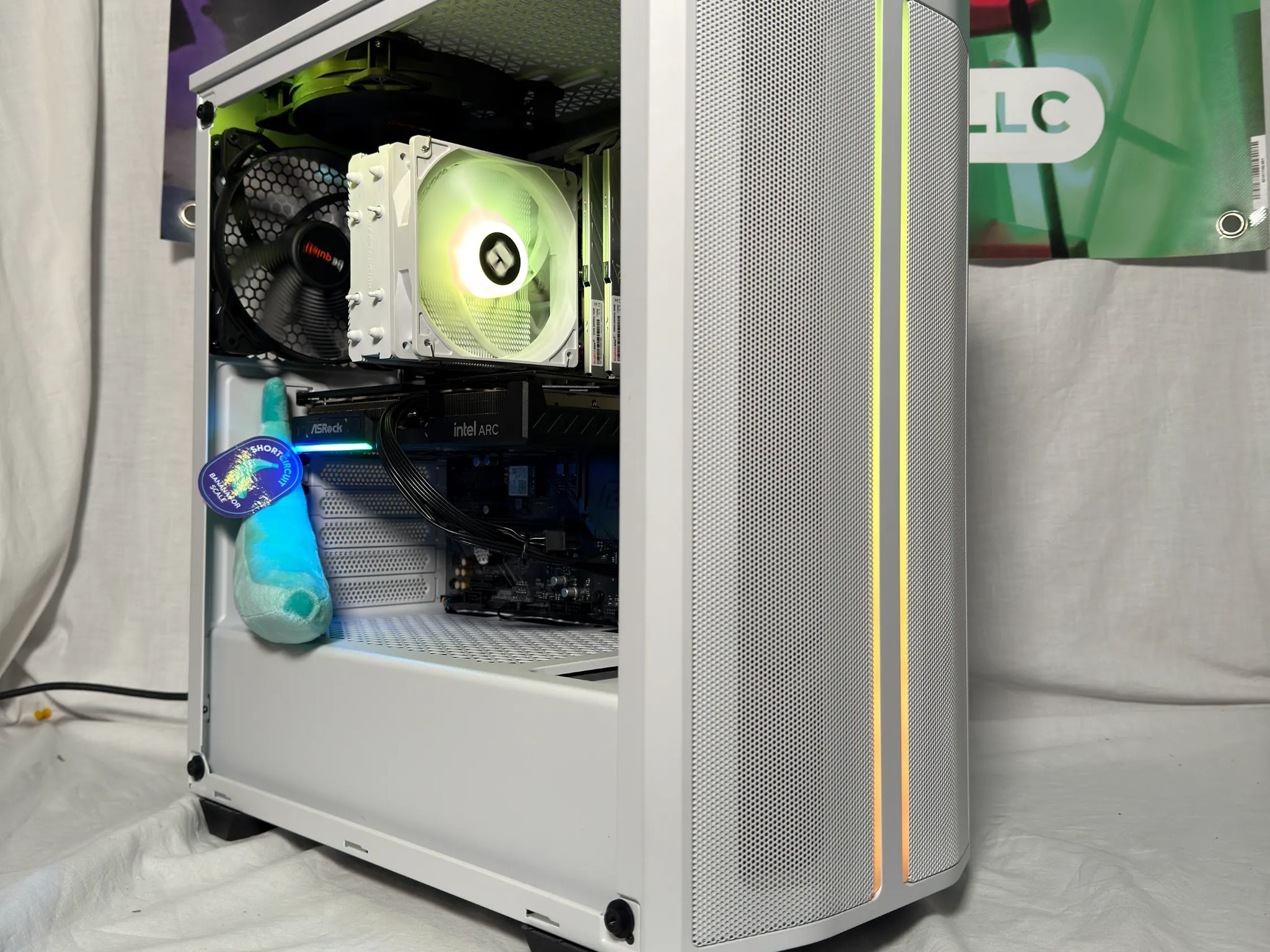 Ryzen 7 5700X3D Arc b580 Gaming PC