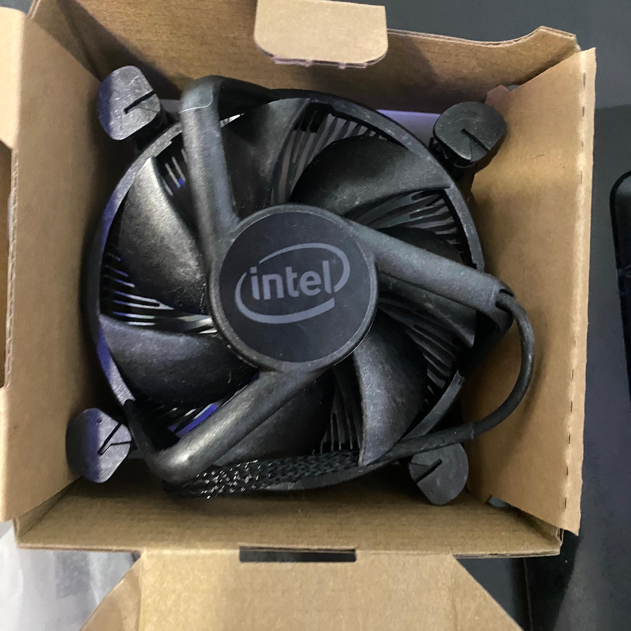 Intel Core i3-10105F -  LGA 1200