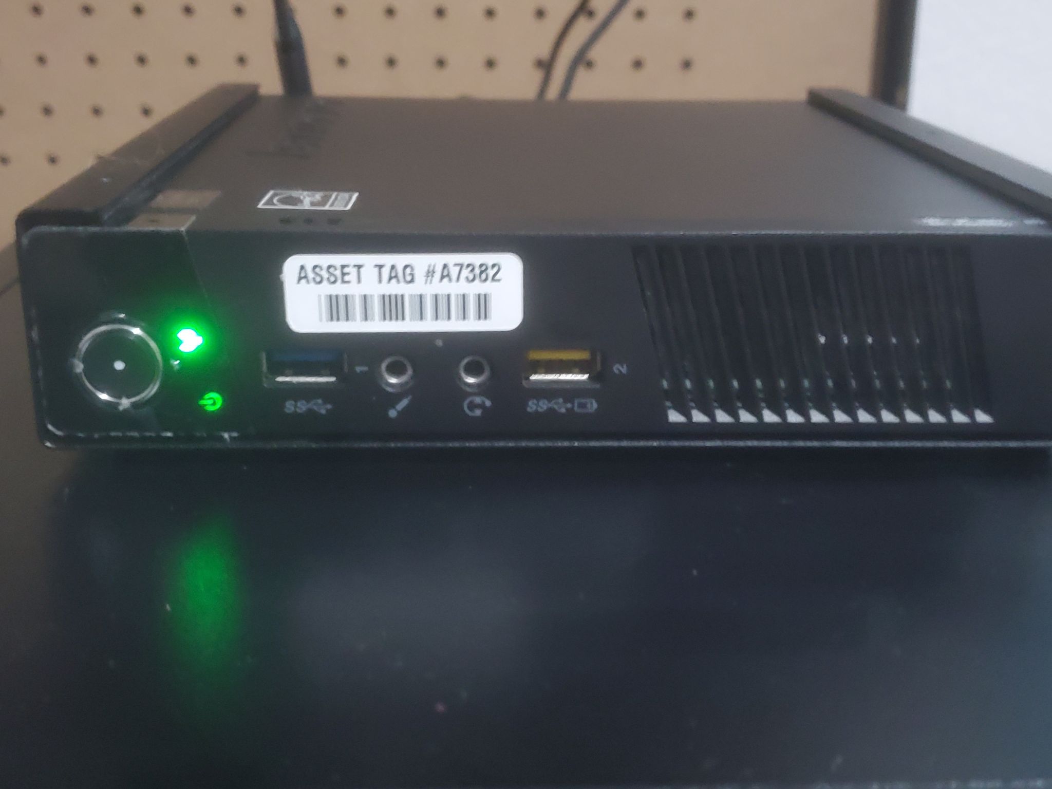 VESA-mountable Lenovo Thinkcentre Tiny Office/Home PC, i5-4570T 2C/4T, 6Gb RAM, 128Gb SSD