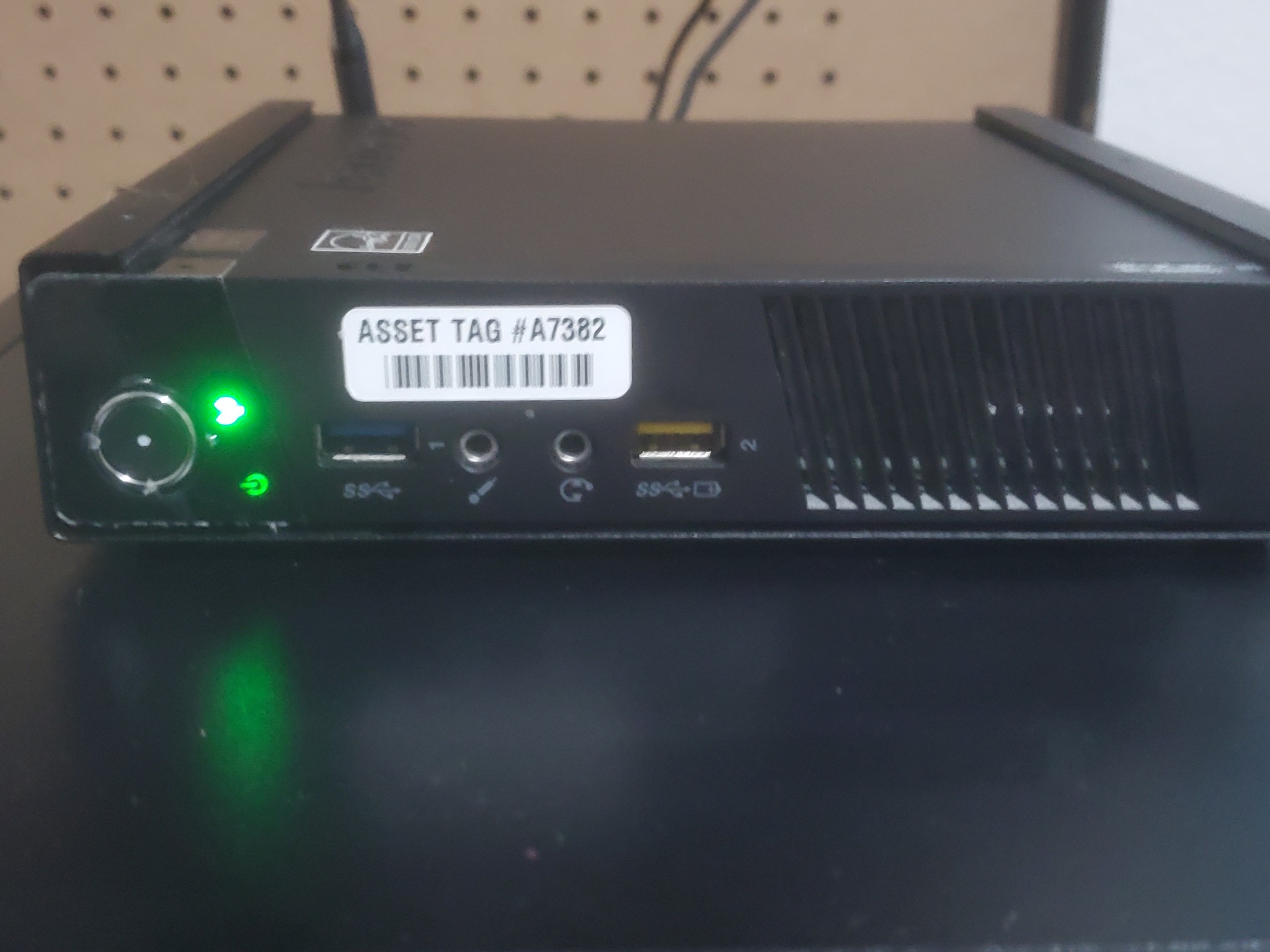 VESA-mountable Lenovo Thinkcentre Tiny Office/Home PC, i5-4570T 2C/4T, 6Gb RAM, 128Gb SSD
