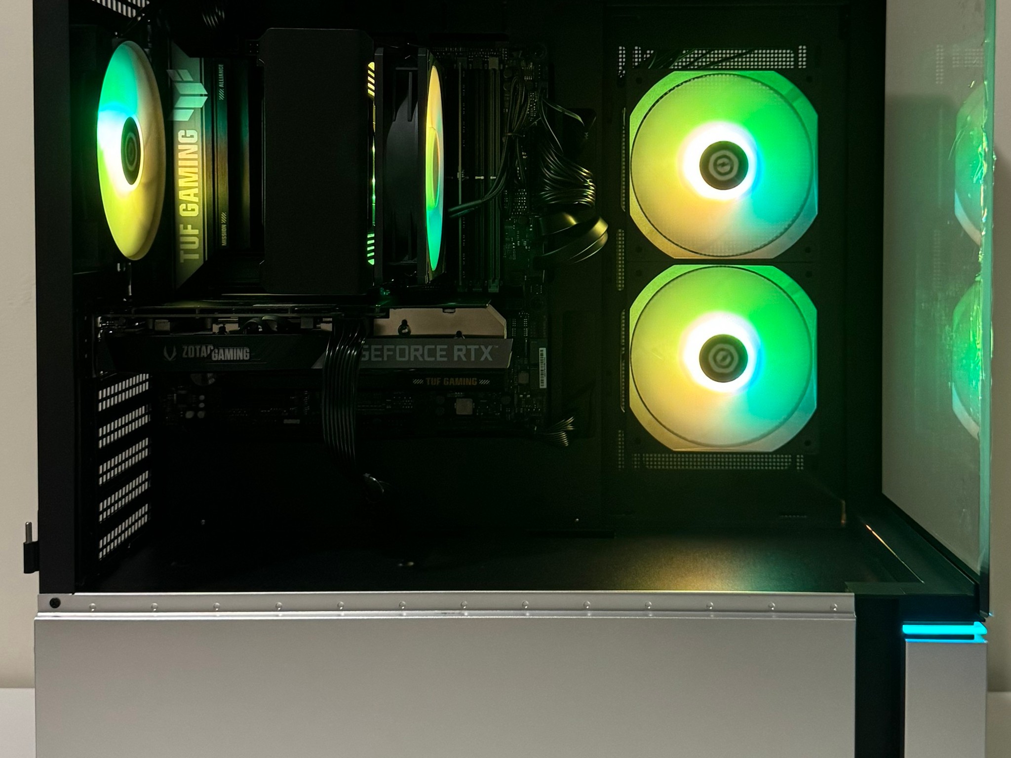 Intel Core Ultra 5 225F 32GB DDR5 GeForce RTX 3060 12GB 1TB NVMe SSD ASUS TUF GAMING B860M-PLUS WIFI