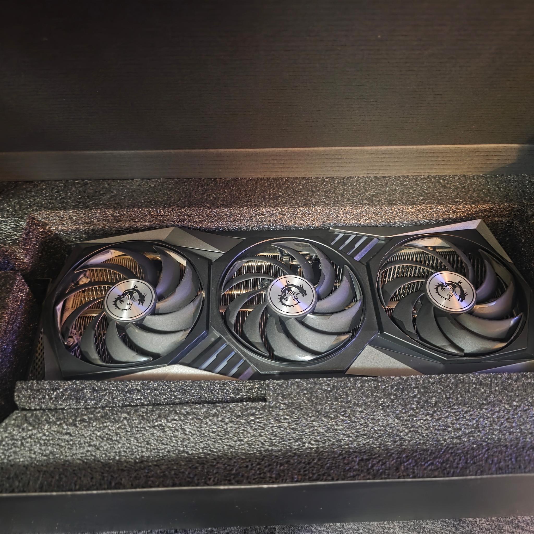 MSI GeForce RTX 3070 Ti GAMING TRIO
