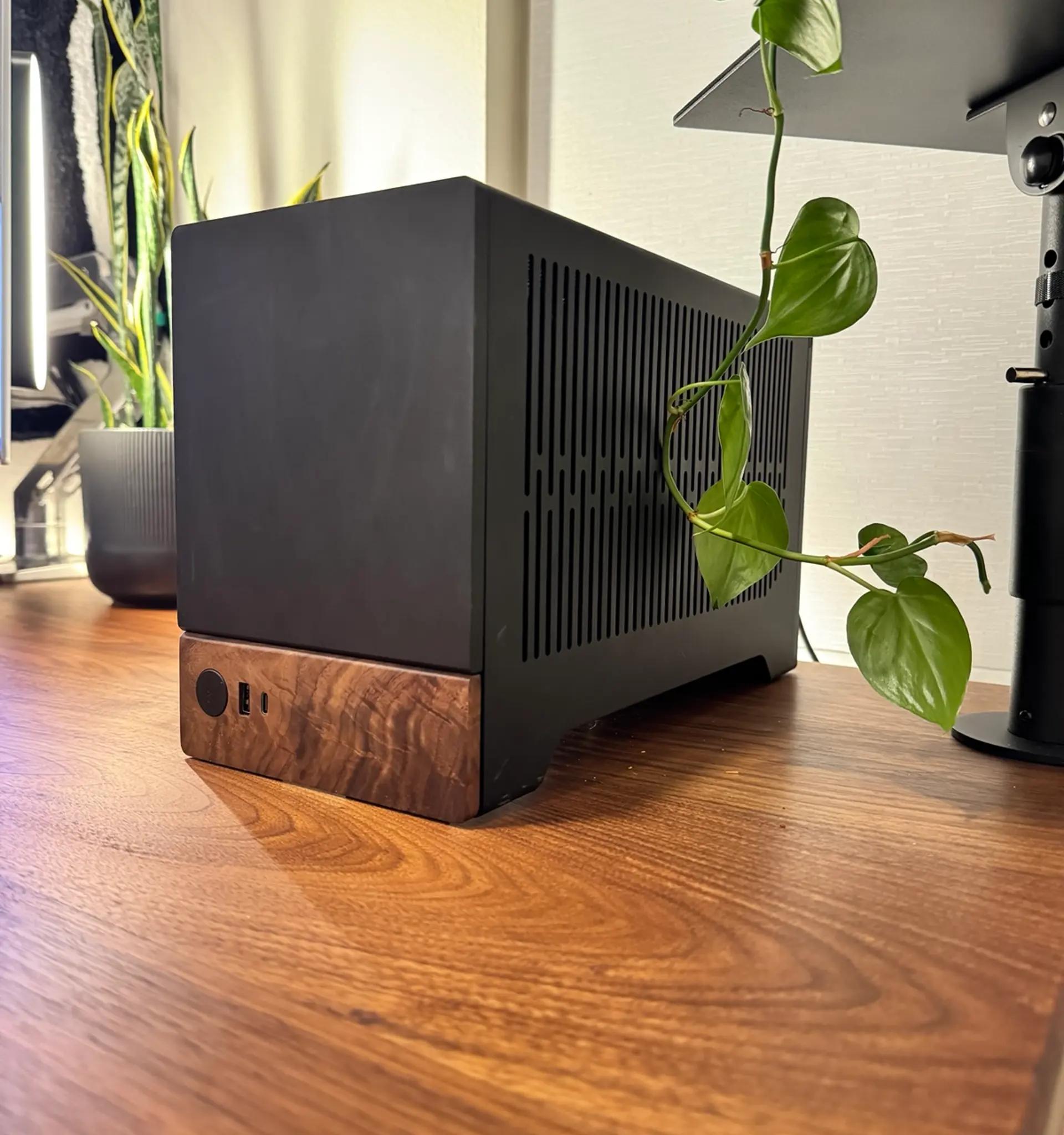 GIGABYTE GeForce RTX 5070 EAGLE OC SFF 12G
