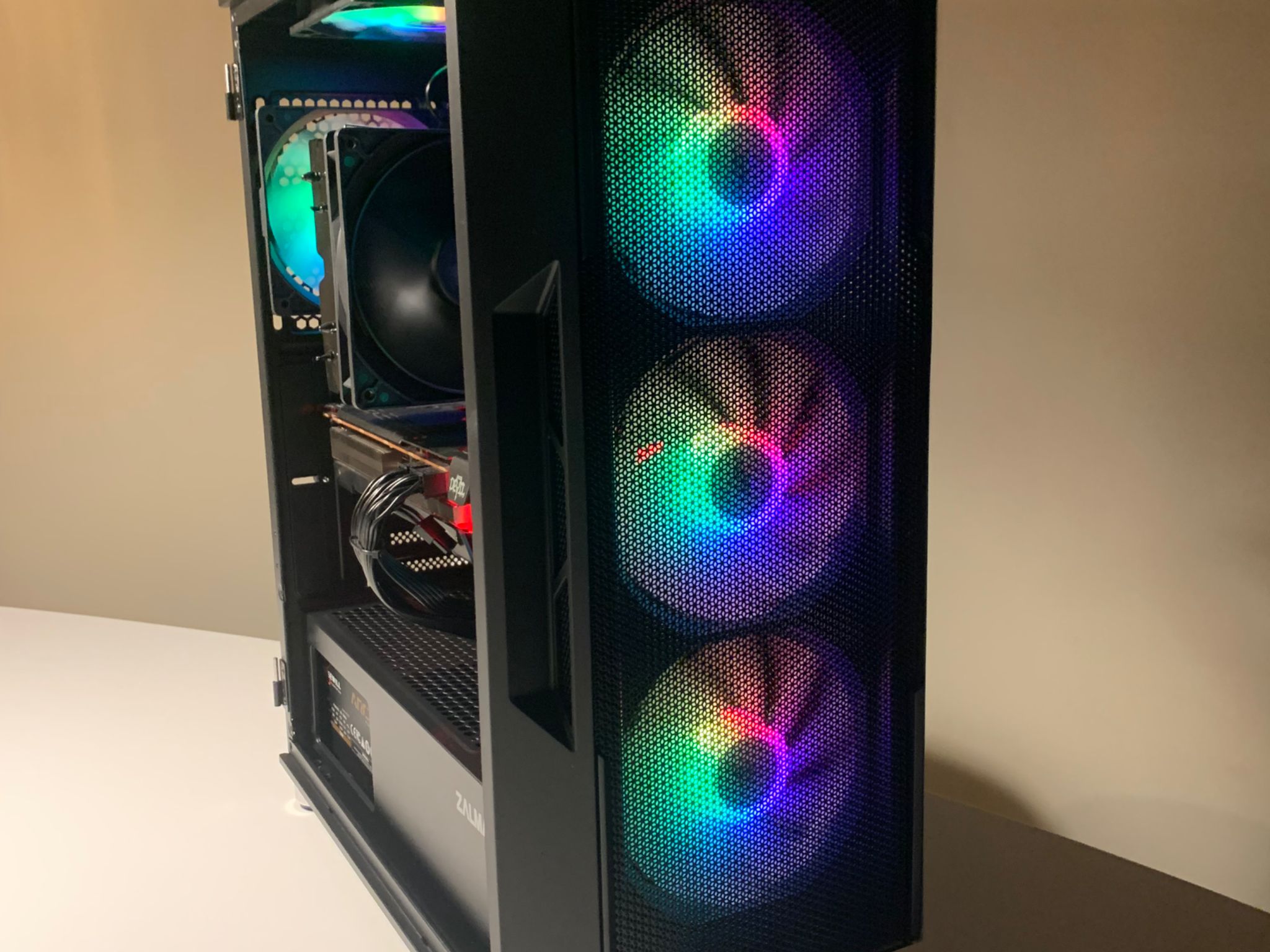 高性能ゲーミングPC RYZEN5 5500 RX6600XT RX 6600 XT - Ryzen 5 5600X - 32 GB RAM - 2 TB SSD - RGB Gaming PC