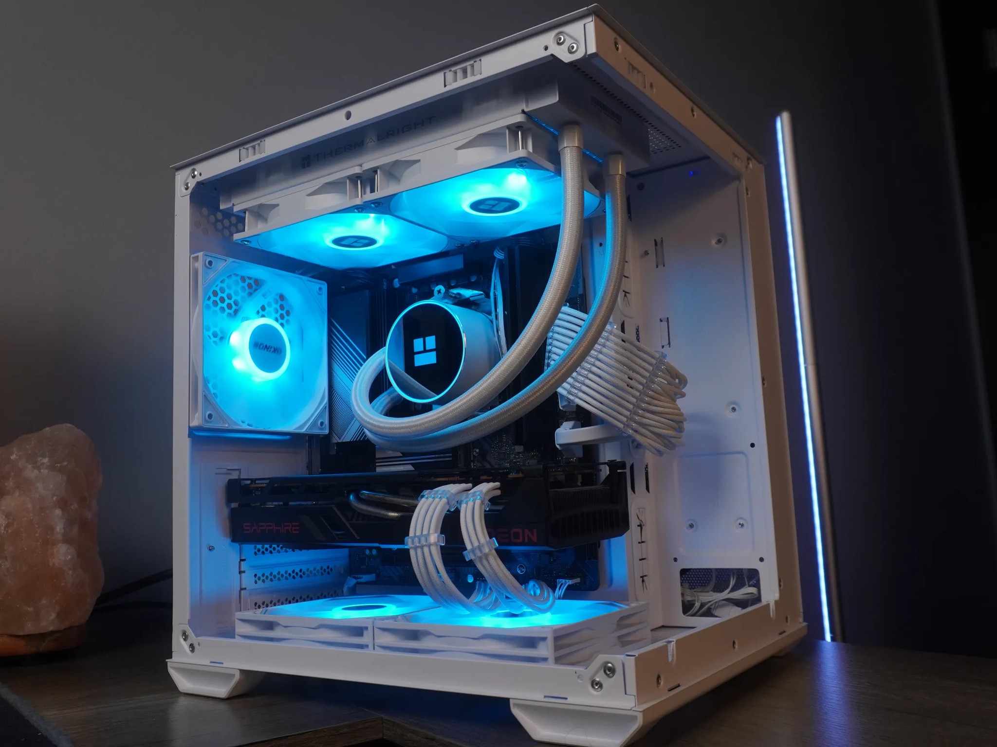 🤍 ARCTIC BEAST 🤍 1440p/1080p GAMING MACHINE 🧡 RX 6700XT 12GB 🧡 Ryzen 5 8400f | 32GB | 1TB
