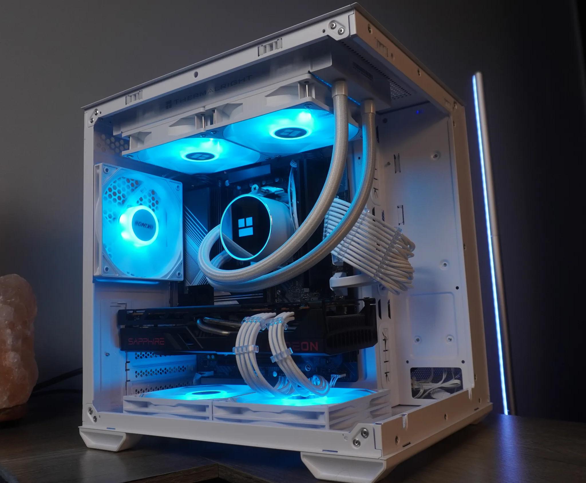 🤍 ARCTIC BEAST 🤍 1440p/1080p GAMING MACHINE 🧡 RX 6700XT 12GB 🧡 Ryzen 5 8400f | 32GB | 1TB