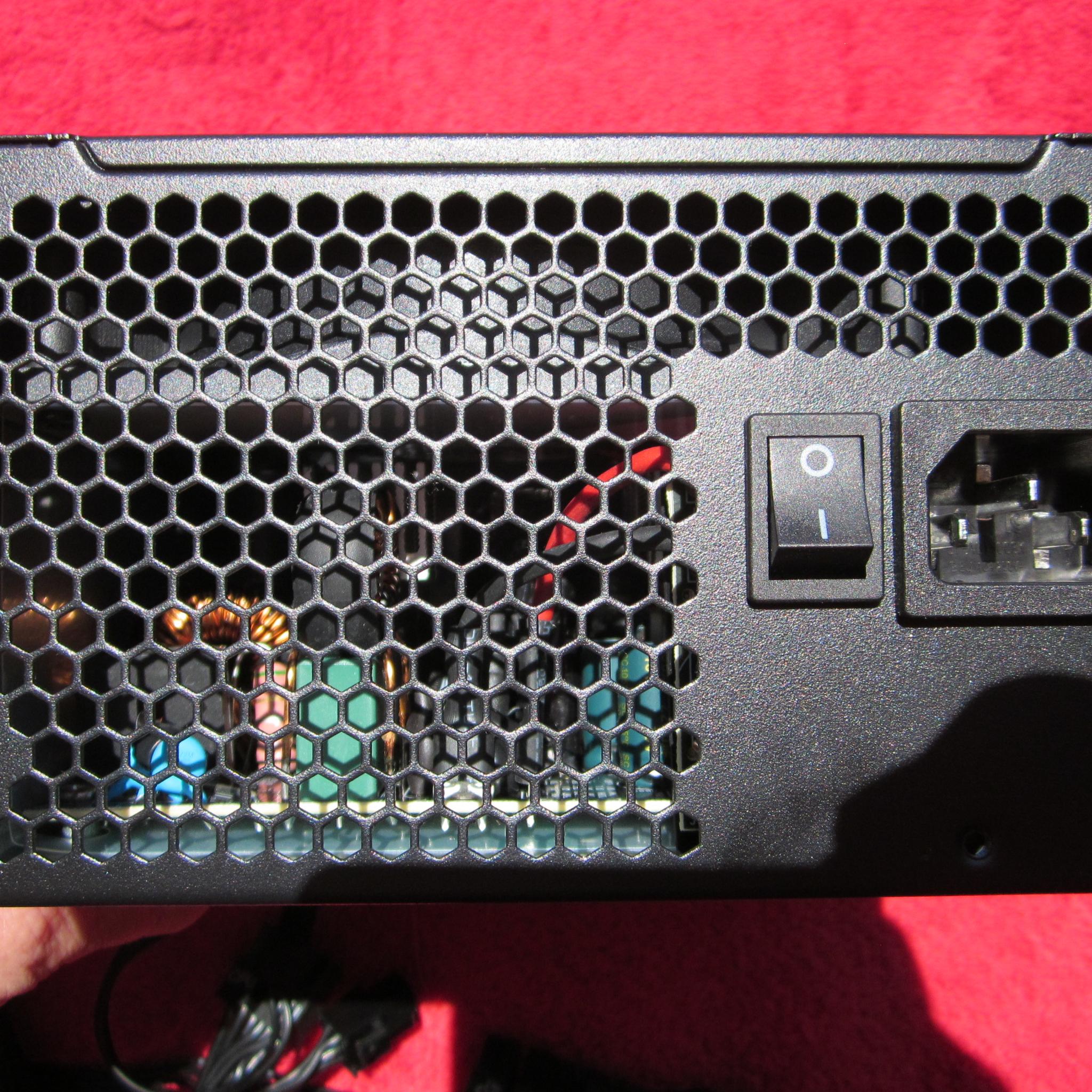 EVGA 600 W1, 80+ WHITE 600W, Power Supply 100-W1-0600-RX