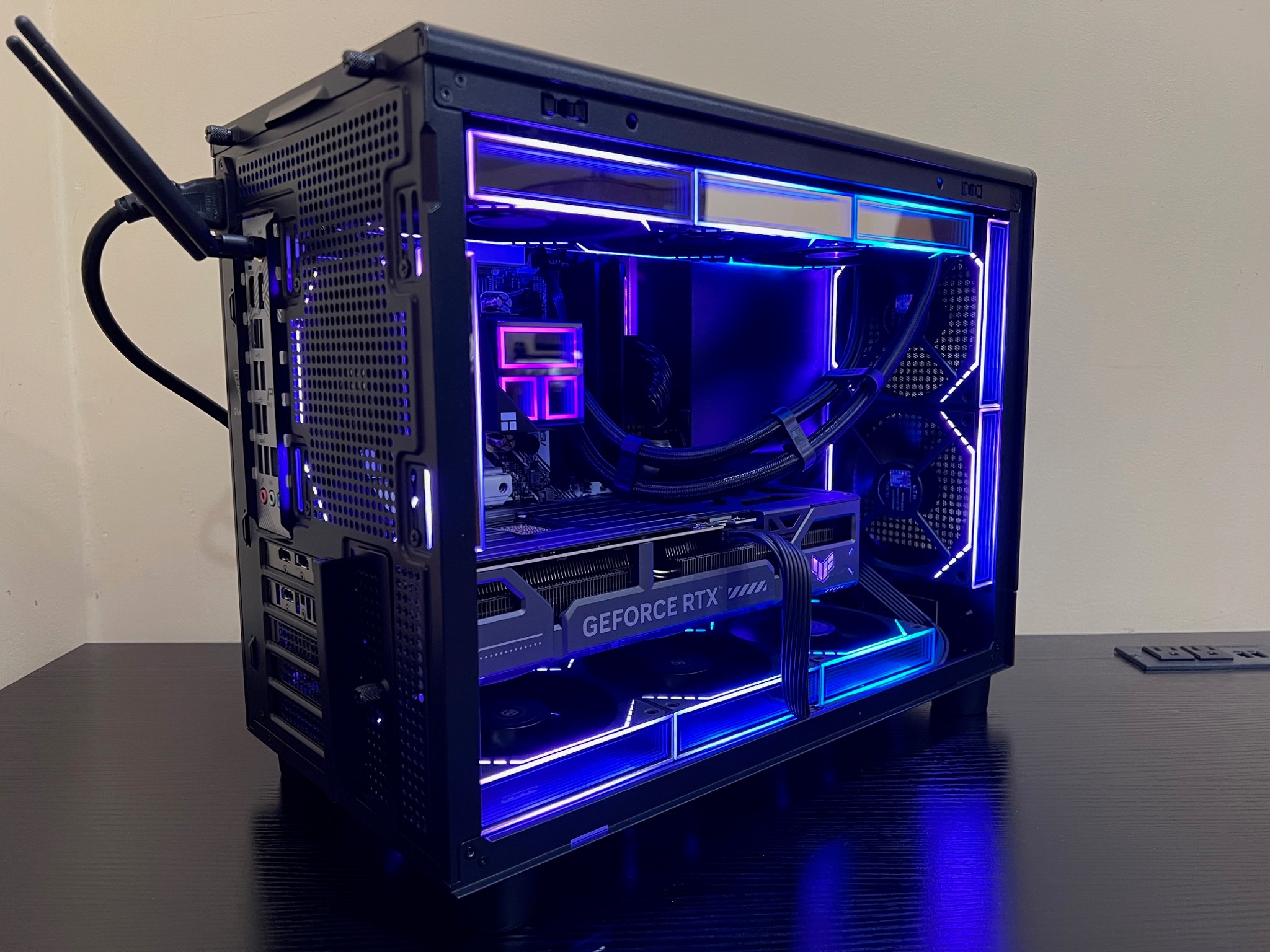 RYZEN 5 9600X, RTX 5060, 16GB DDR5, 1TB Gen 4NVME.