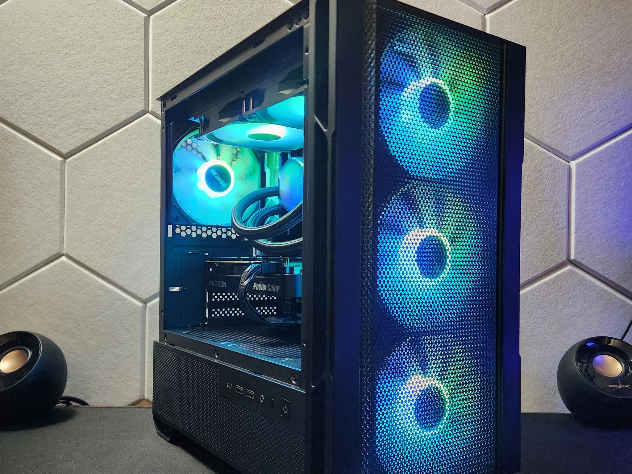 RX 9060XT 16GB | Ryzen 5 7600X | 32GB DDR5 6000Mhz | 1Tb SSD | WIFI+BT