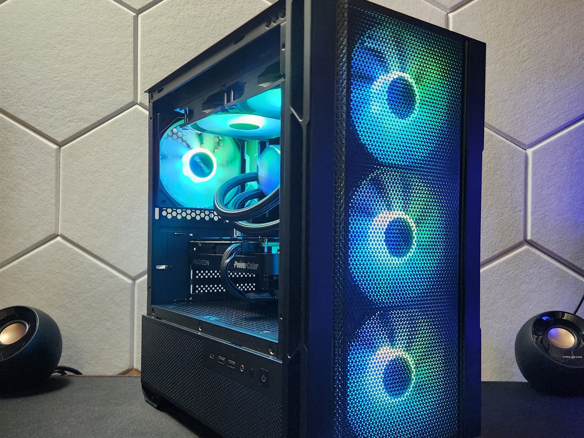 RX 9060XT 16GB | Ryzen 5 7600X | 32GB DDR5 6000Mhz | 1Tb SSD | WIFI+BT