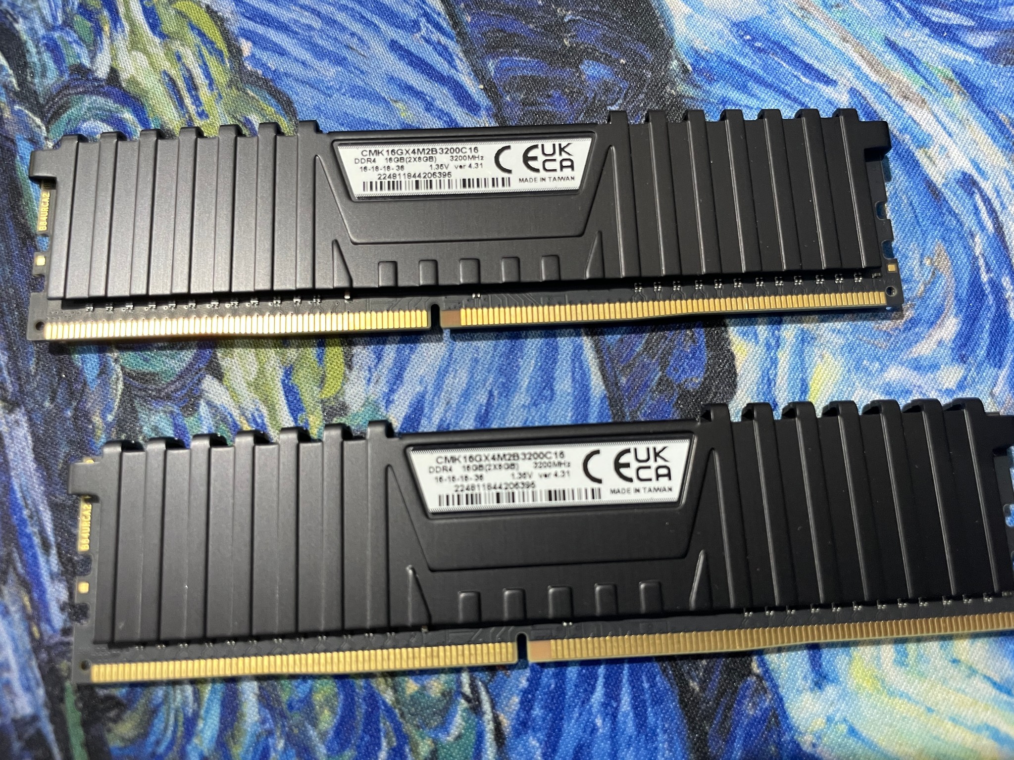 SSUPD Meshroom S V2, Intel 7-12700k, Corsair 16GB RAM, ASUS Z690 Motherboard, 2x SSDs, and PCI Riser