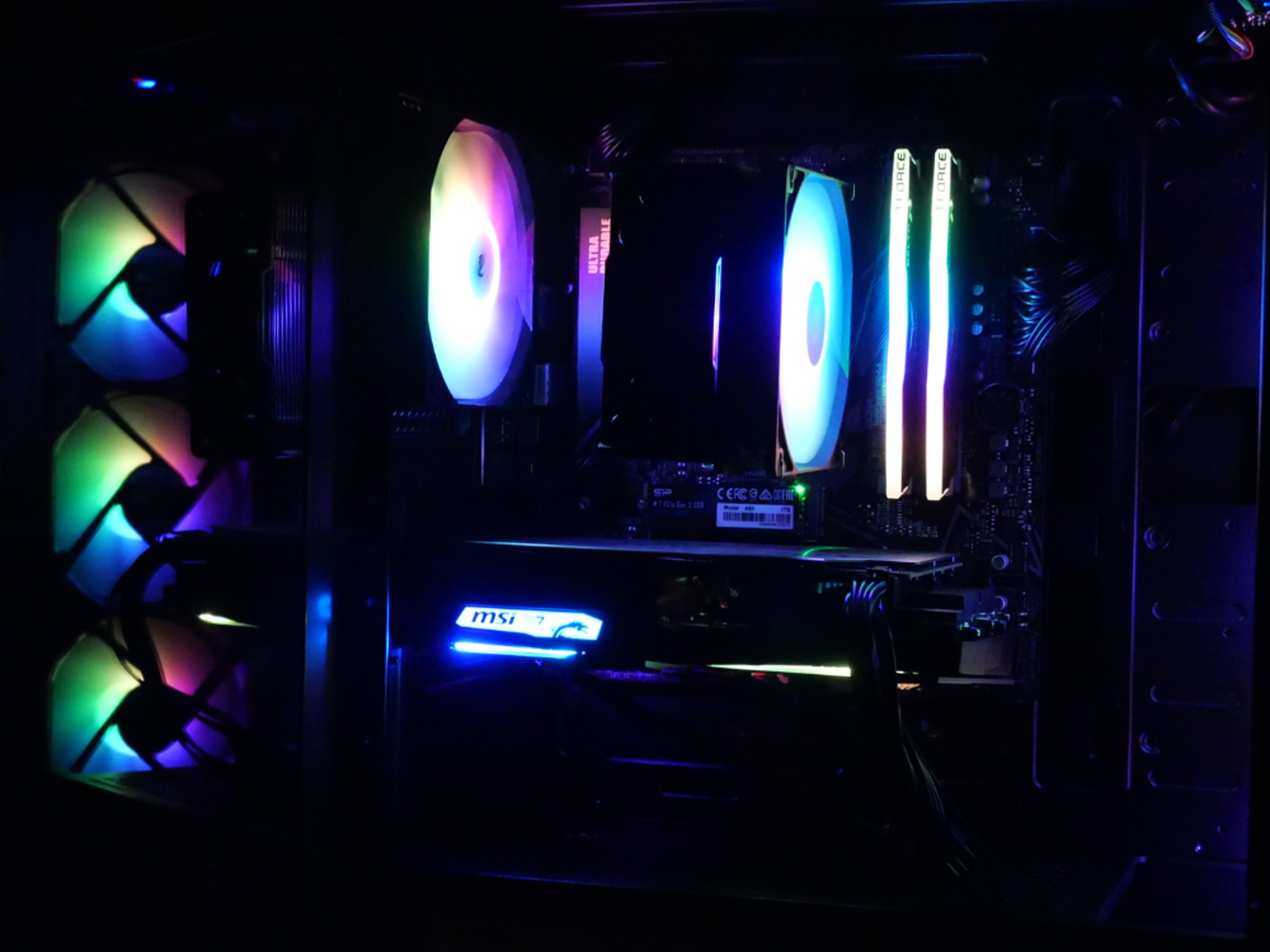 MSI GeForce RTX 2060 - AMD Ryzen 5 3600 - T-Force 16GB 3600MHz RAM - 1TB NVMe SSD