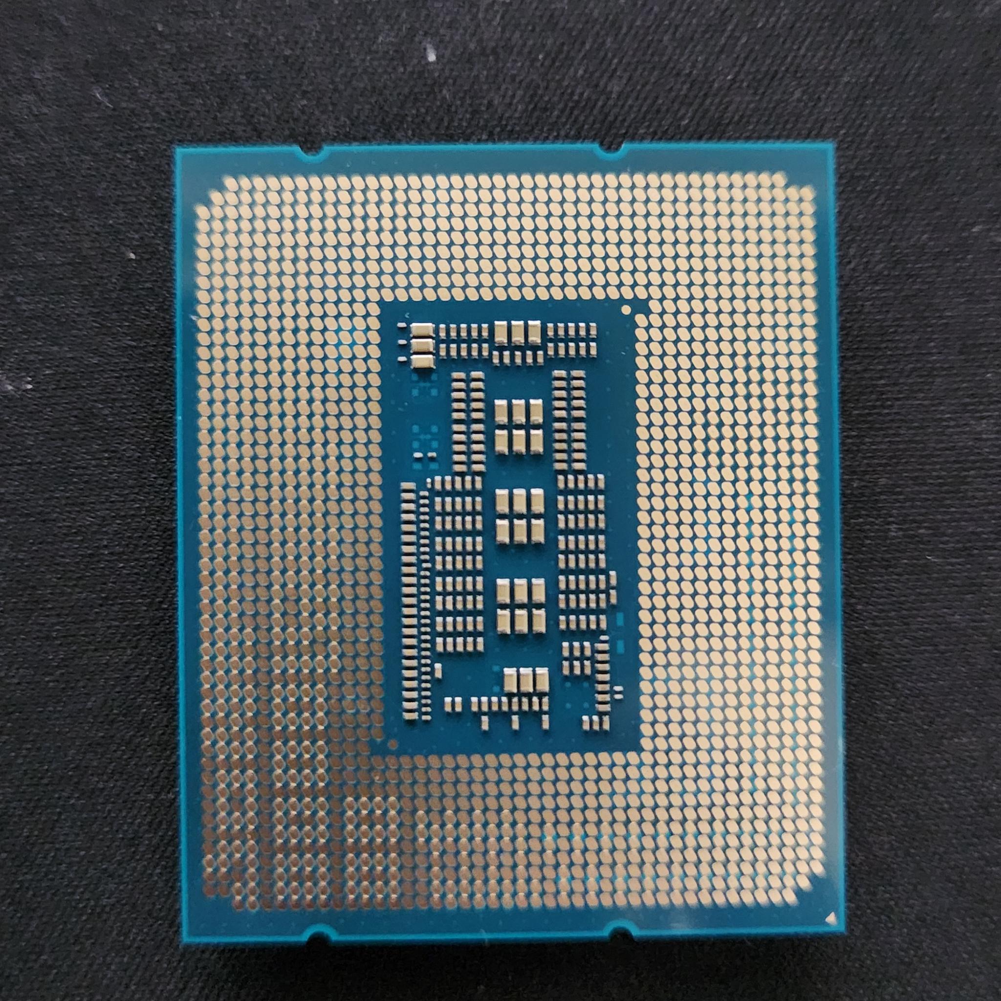 Intel Core i7-13700k/ Intergraded Graphics