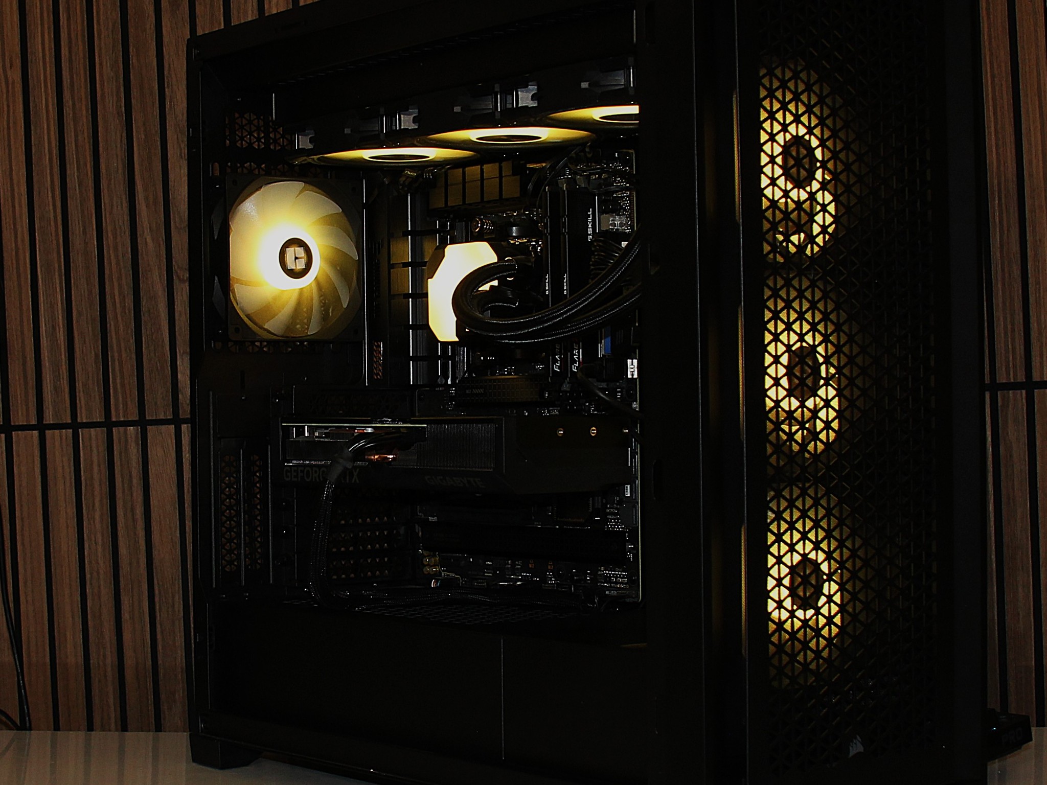 RTX 4070TI SUPER | Ryzen 9 7900x | 32GB DDR5 | 1TB NVME | GOLD PSU | Windows 11 | WIFI