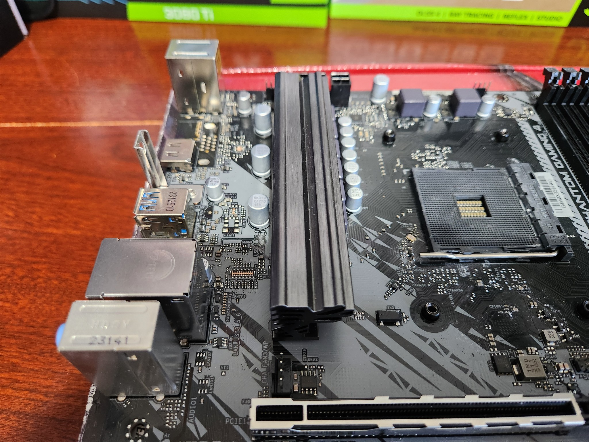 *FOR PARTS* ASRock B550 Phantom Gaming 4/ac AM4 AMD B550 SATA 6Gb/s ATX AMD Motherboard