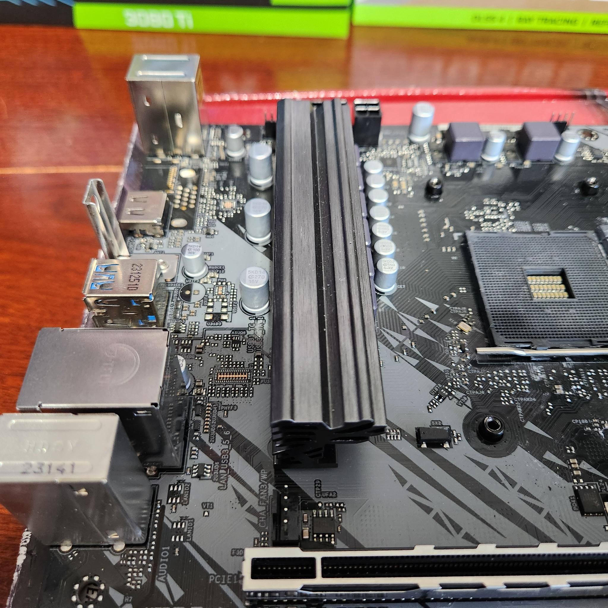 *FOR PARTS* ASRock B550 Phantom Gaming 4/ac AM4 AMD B550 SATA 6Gb/s ATX AMD Motherboard