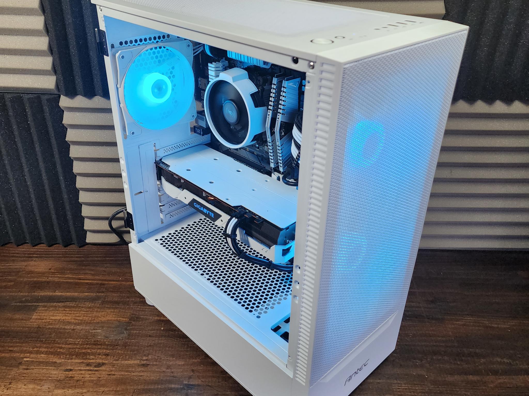 🧊🤍🧊 AMD Ryzen 7 1700 // Gigabyte Radeon RX 5700 8GB // XPG Z1 16GB 3200MHz