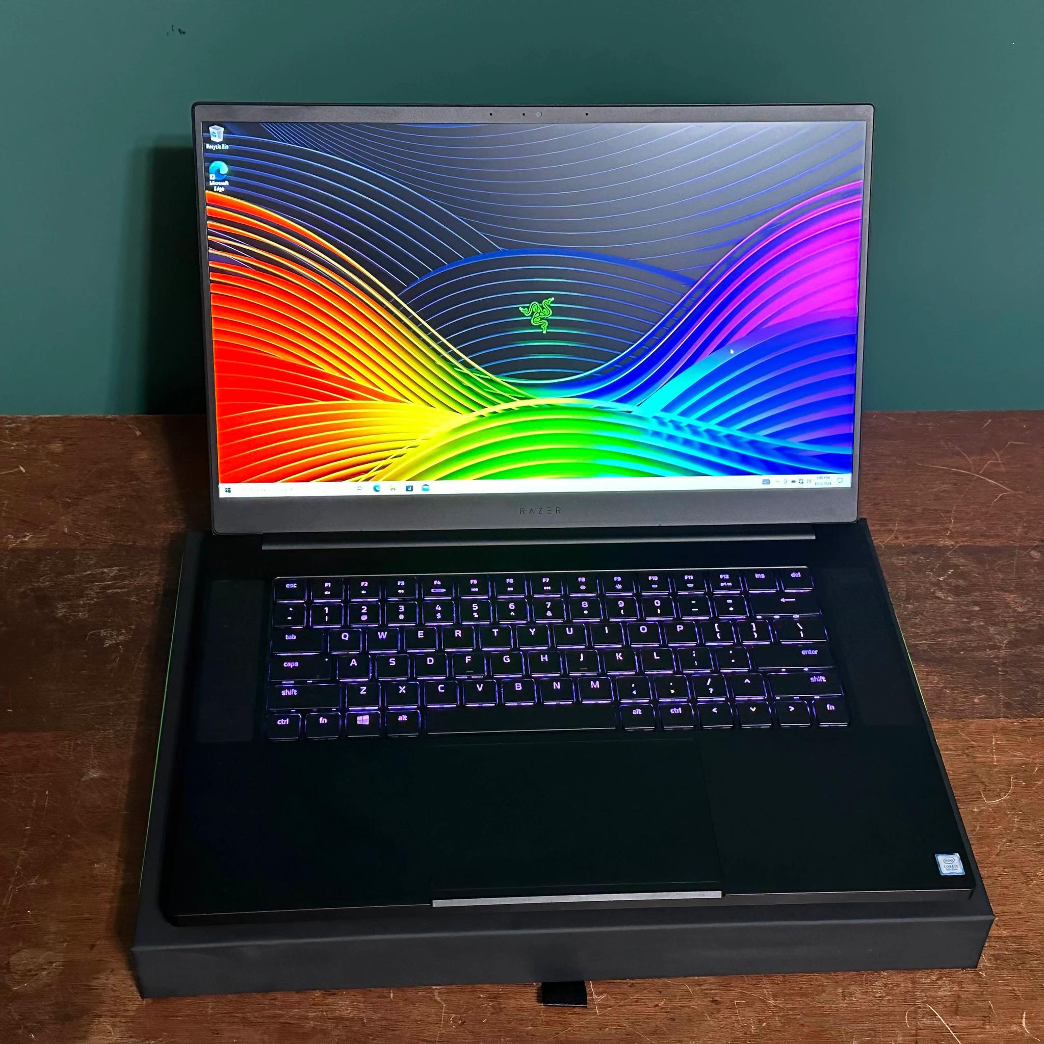 Razer 15" Gaming Laptop | Intel i7-9750H, 16GB RAM, GTX 1660Ti, 1TB Storage