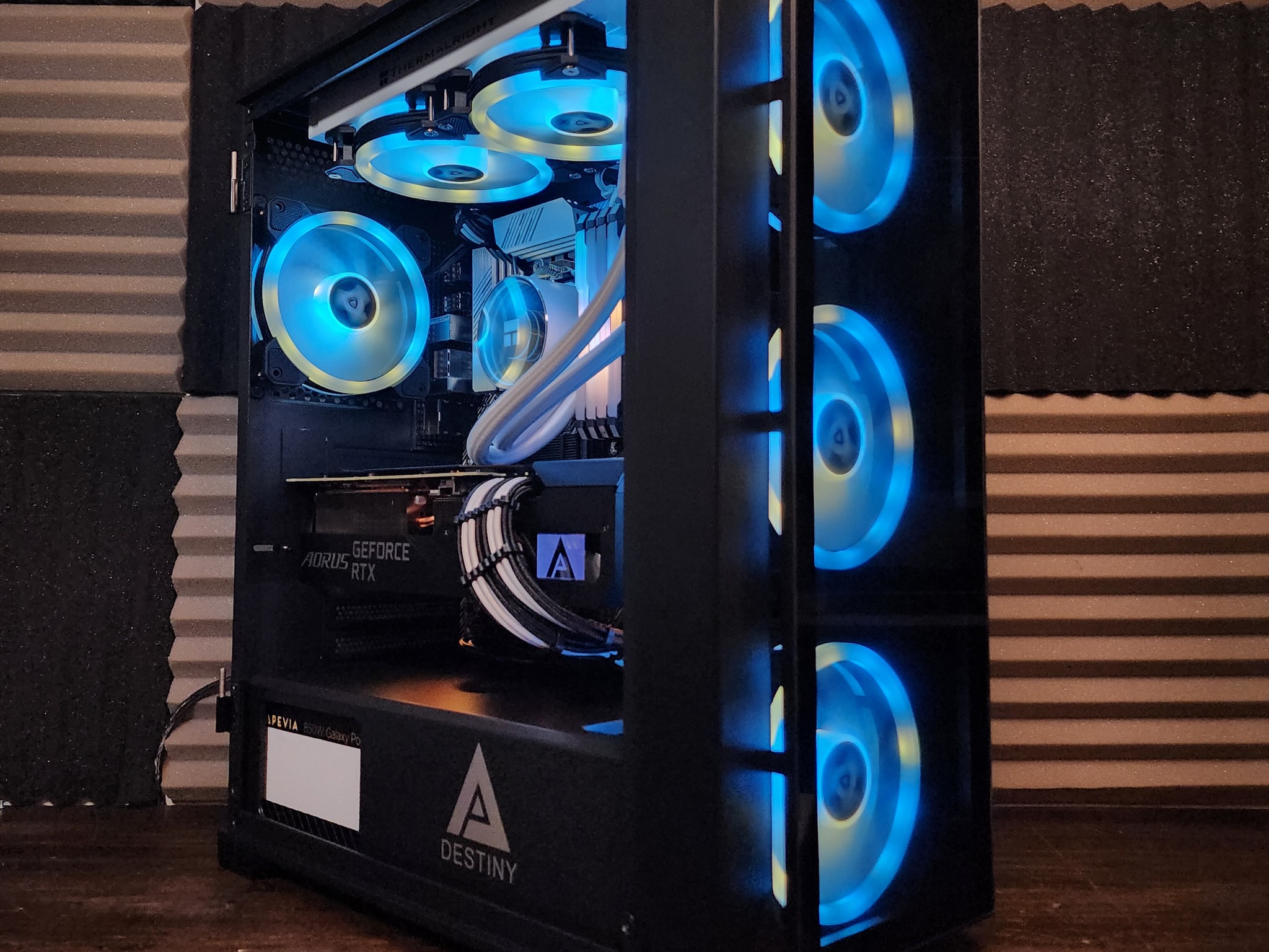 🖤💙💛 Aorus RTX 3080 Master // AMD Ryzen 7 5700G // Corsair Vengeance 32GB 3200MHz // MSI 1TB NVMe