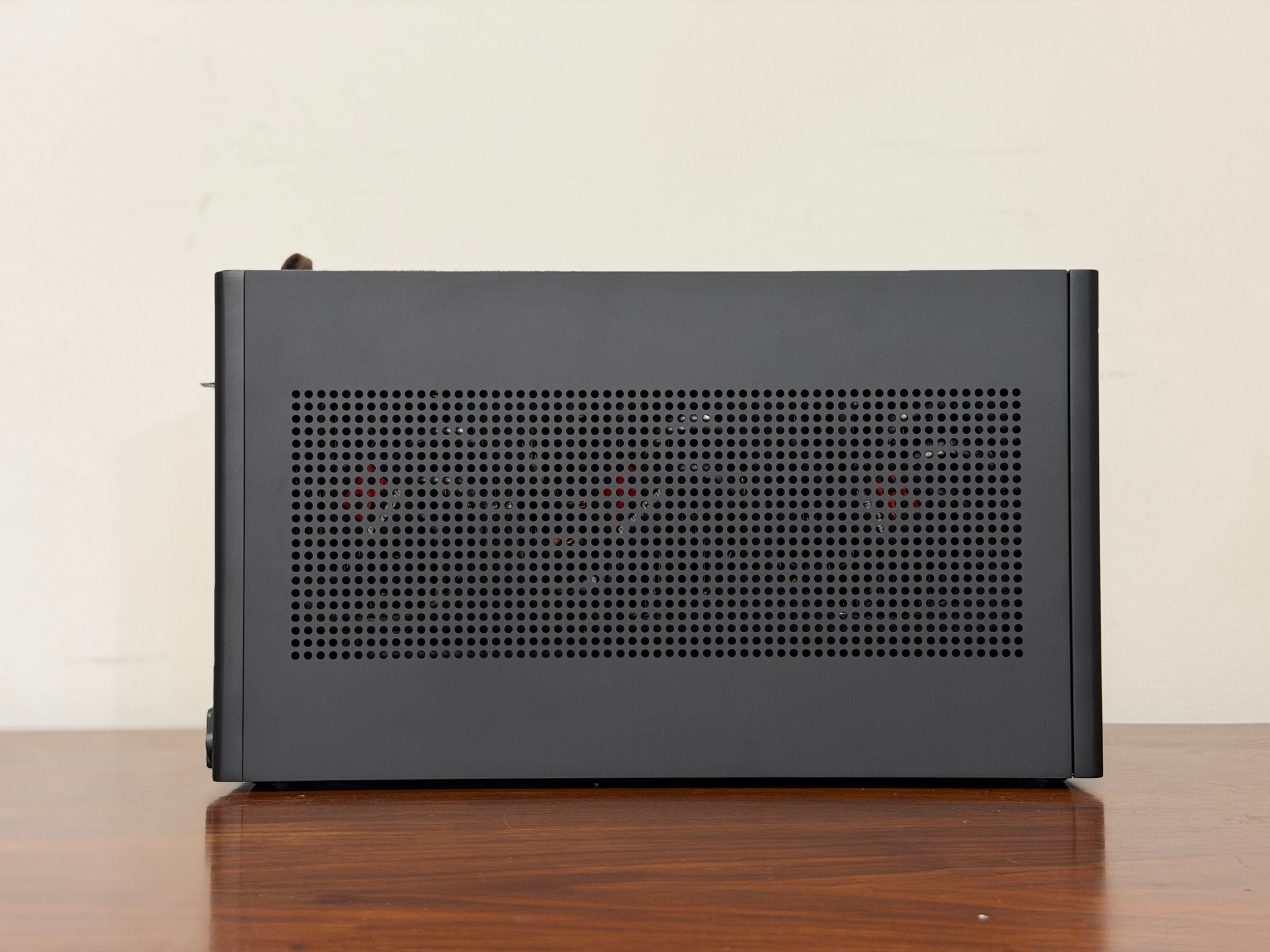 RX 9070 XT | Ryzen 7 7700X | 32GB DDR5 | B650I | 2TB SSD | 850W