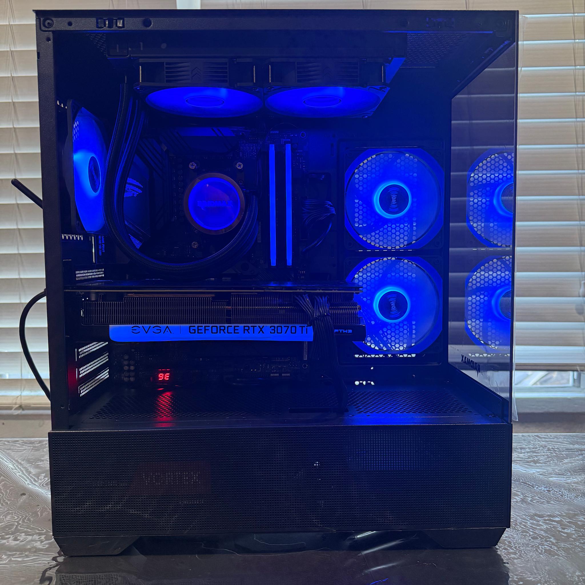 Gaming PC: Ryzen 7 5800X, RTX 3070 TI 8 GB, 32 GB DDR4, 1 TB SSD, Windows 11 activated, WIFI & BT