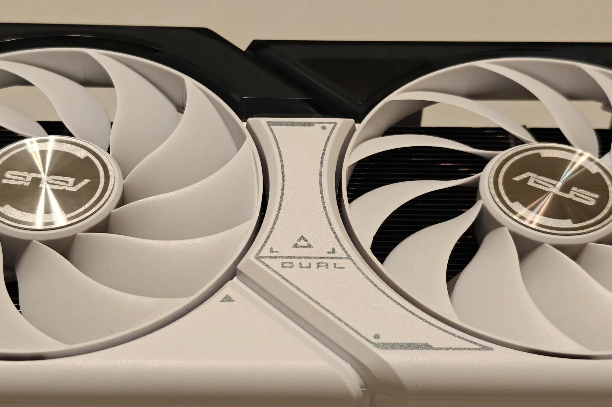 ASUS Dual GeForce RTX 4060 Ti White OC Edition 8GB GDDR6