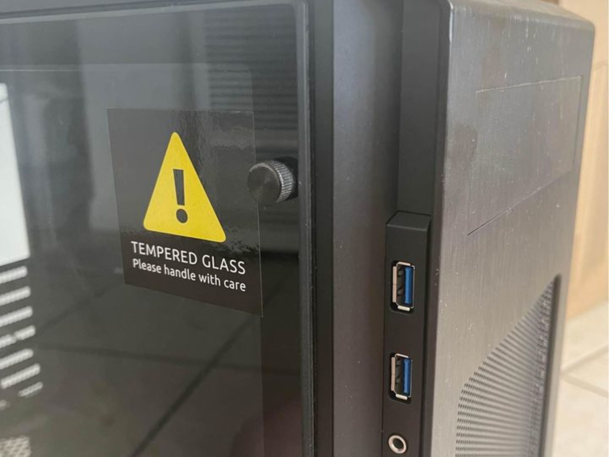 Black Phanteks Enthoo Pro Mid PC Gaming Tower Case